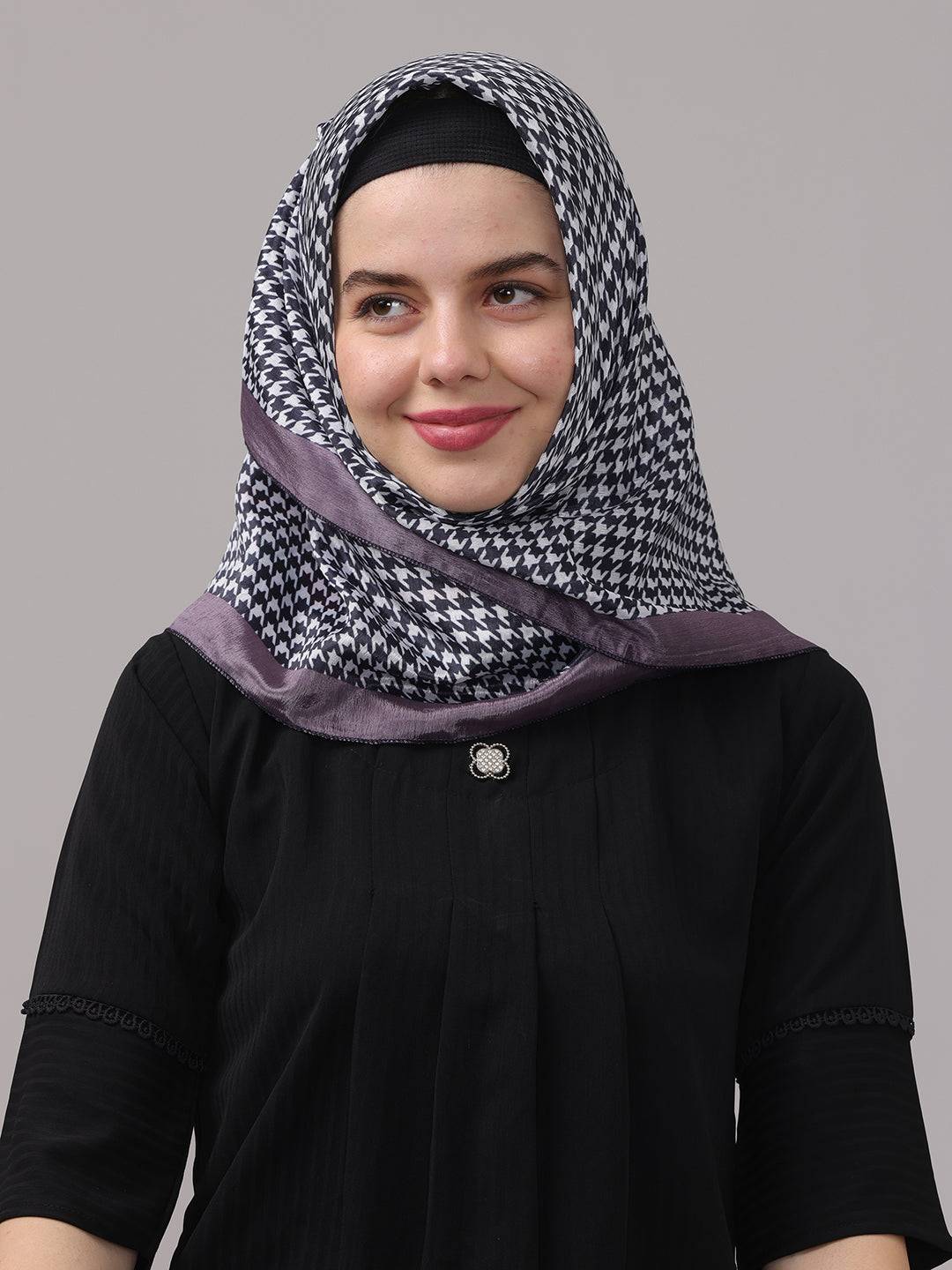 Houndstooth Harmony Scarf by My Store