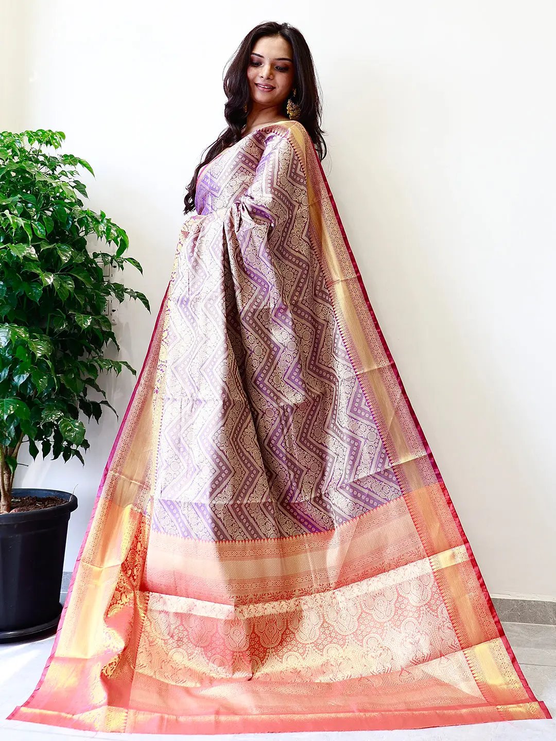 Exclusive Gold Zari One Grm Gold Kanjivaaram Pattu Silk Saree. by My Store