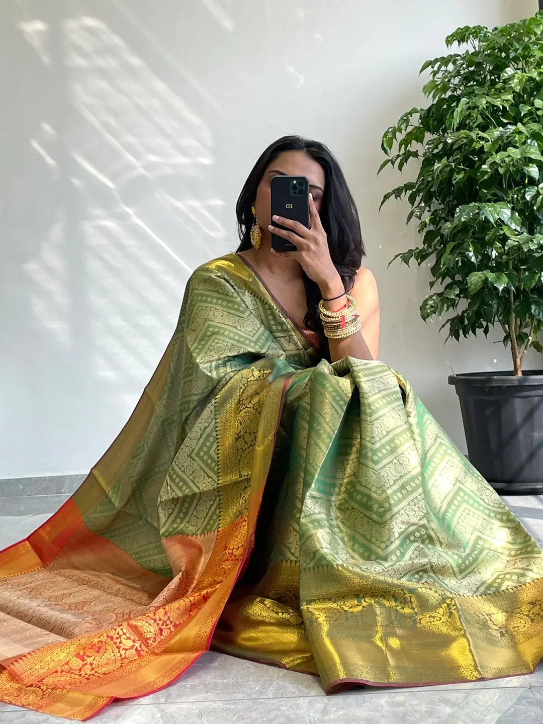 Exclusive Gold Zari One Grm Gold Kanjivaaram Pattu Silk Saree. by My Store