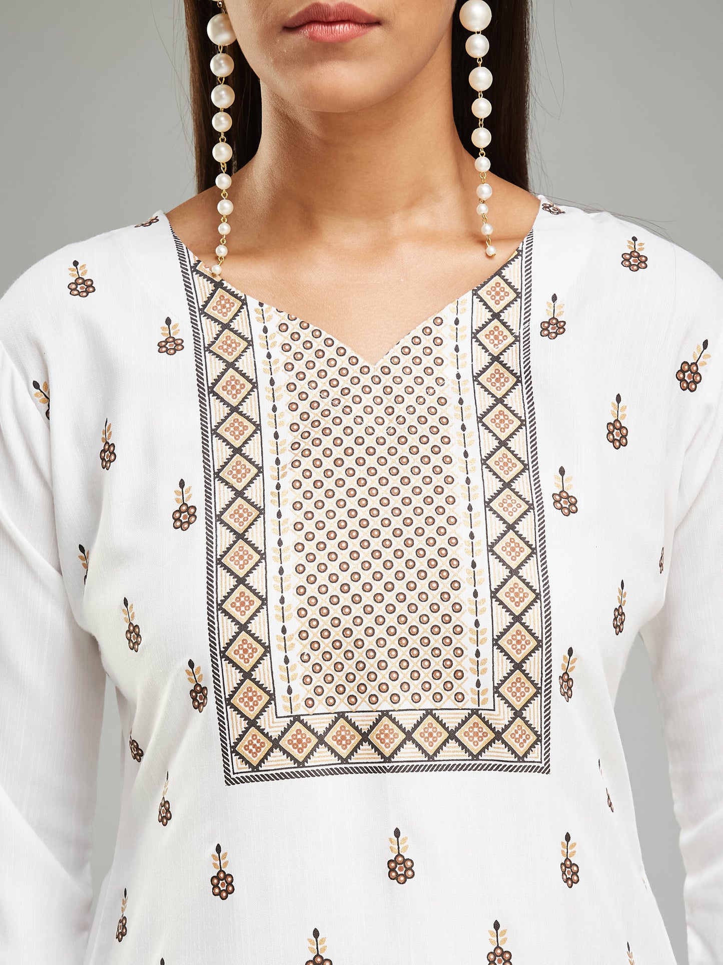 Trendig Viscos White Kurta Set