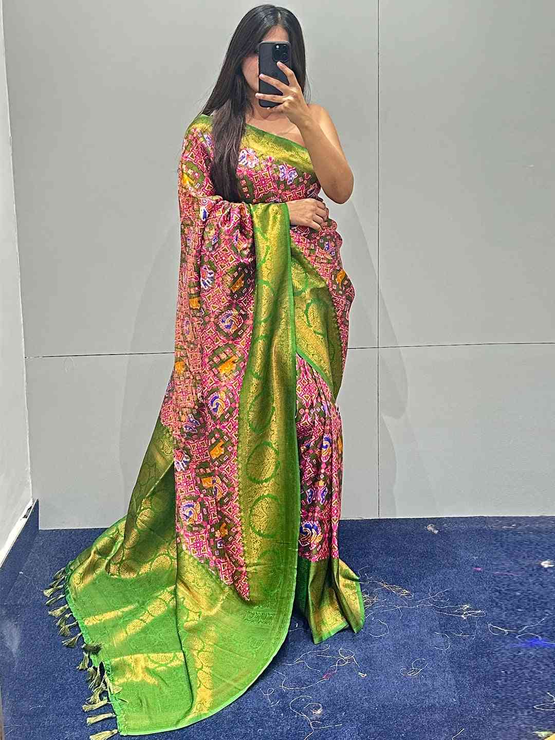 Light Green Colour Dola Silk Saree With Gold And Silver Zari Work by My Store