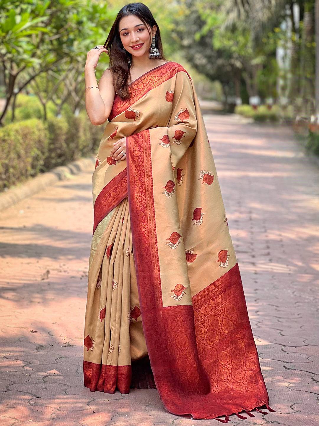 Pine Kanjivaram Tissue Saree With Gold Zari Weaving by My Store