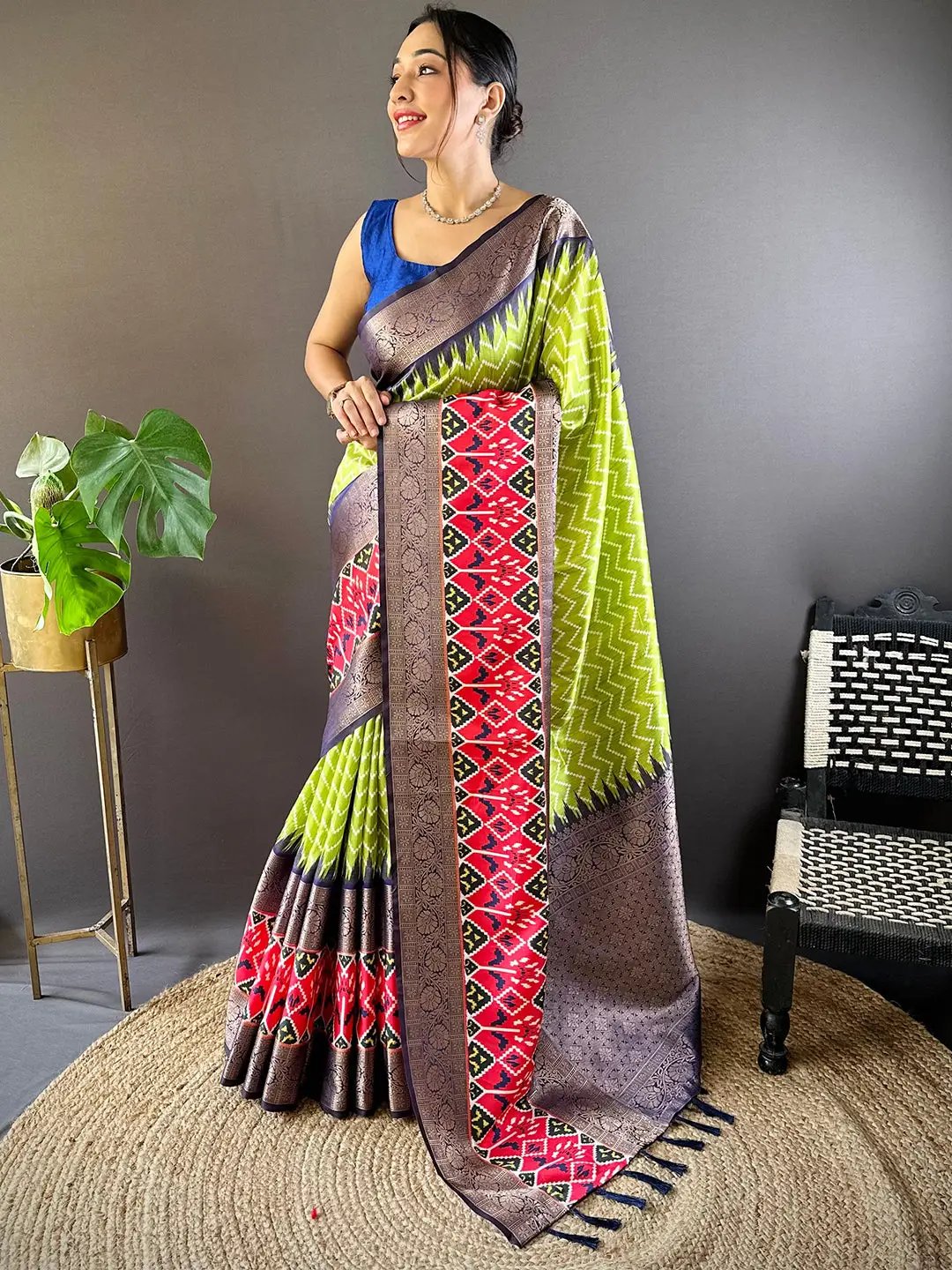 Elegant Double Border Design Saree with Zigzag Print by My Store