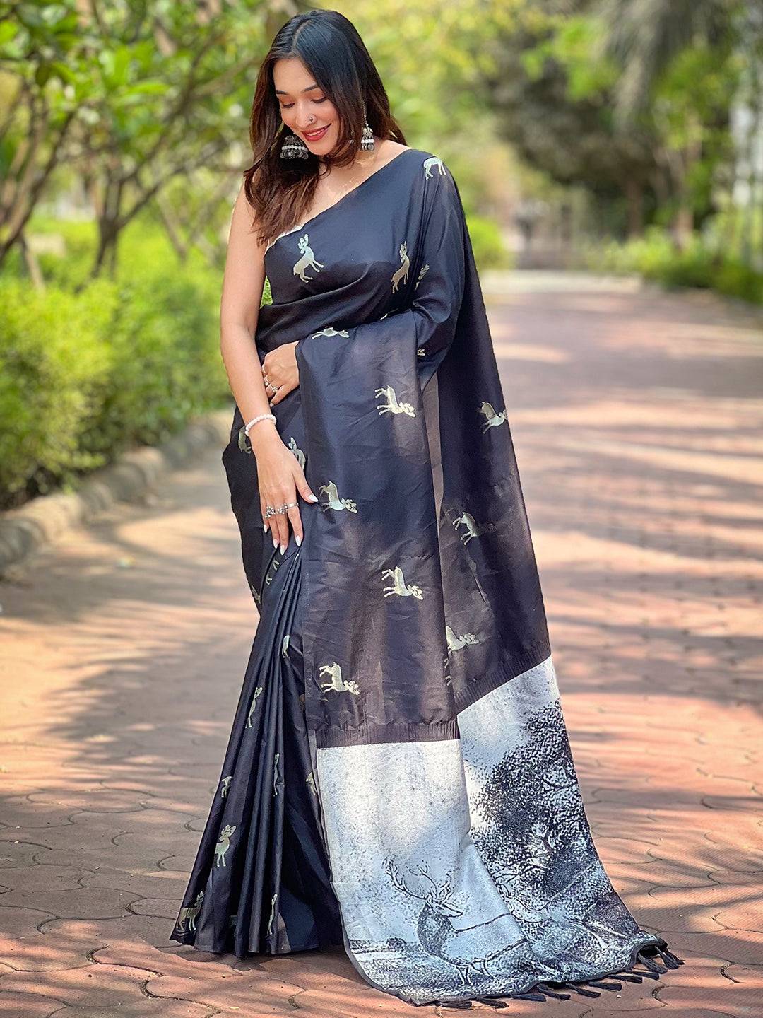 Black Soft Silk Saree With Postar Weaving Zari Pallu