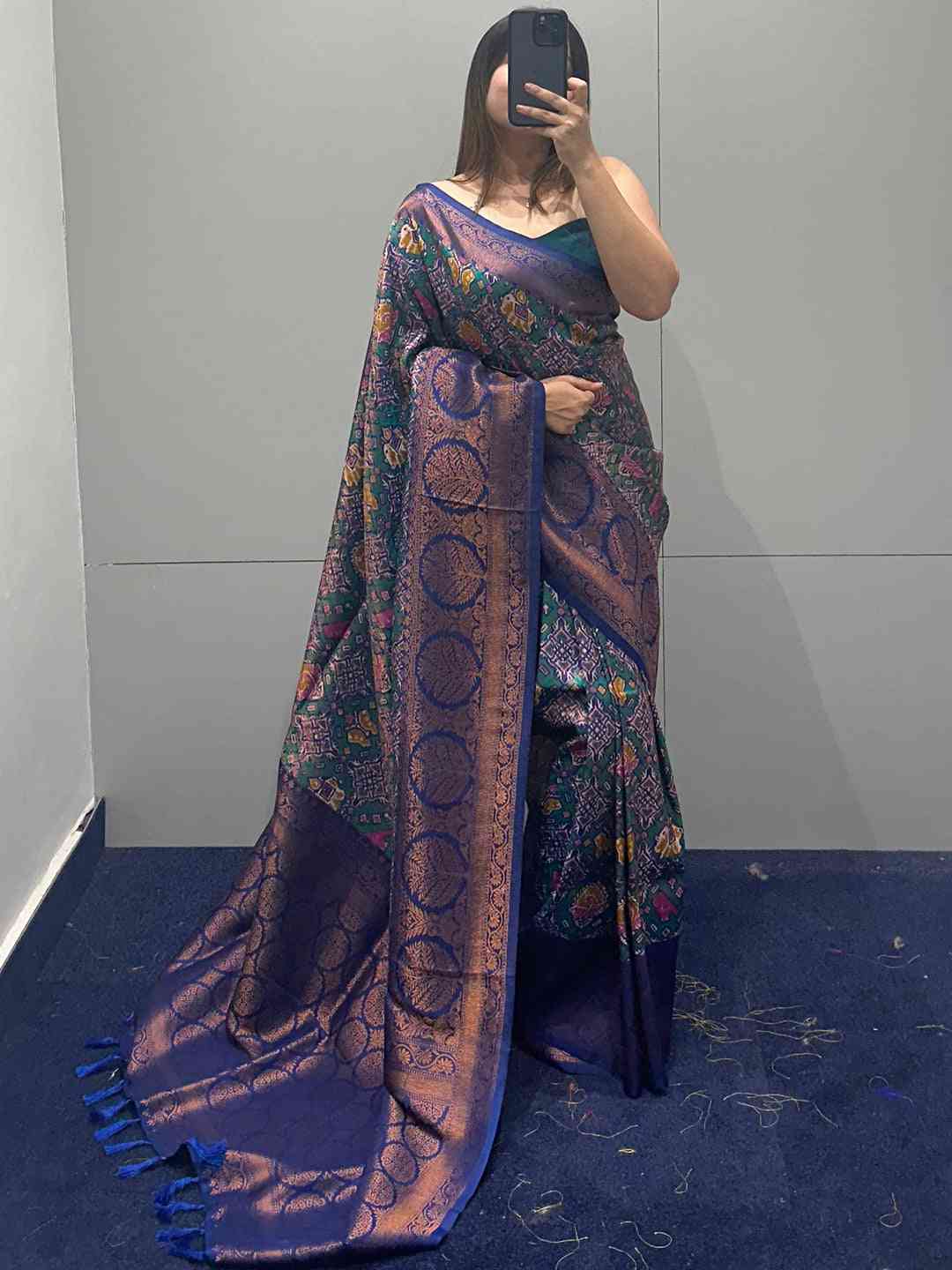 Teal Colour Dola Silk Saree With Gold And Silver Zari Work by My Store