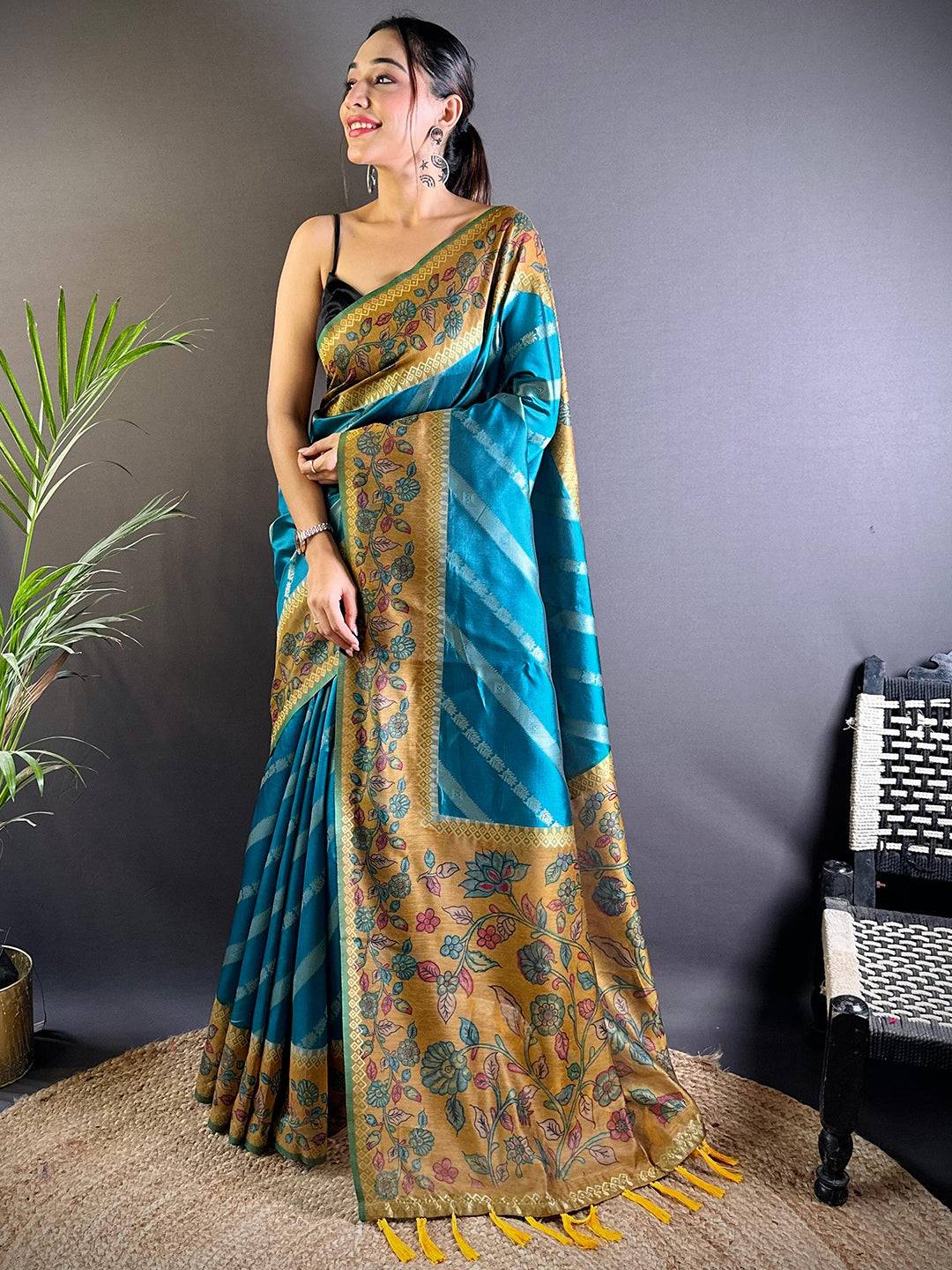 Rama Gold Zari And Kalamkari Print Saree by My Store