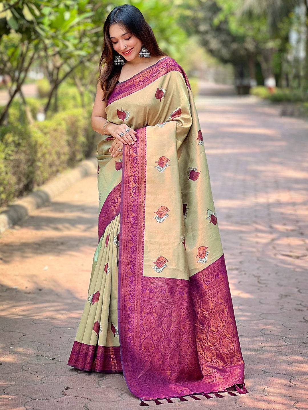 Light Green Kanjivaram Tissue Saree With Gold Zari Weaving by My Store