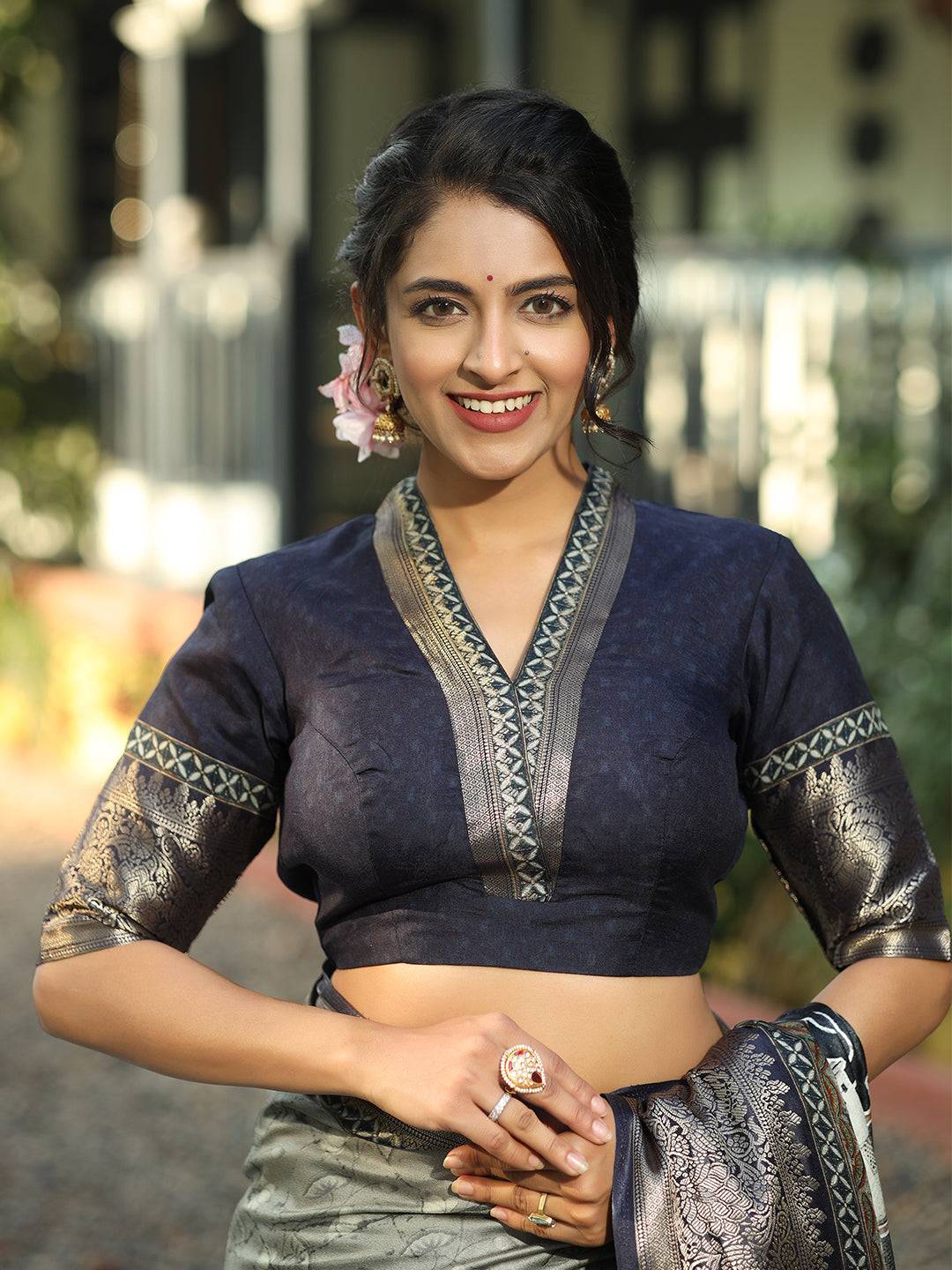 Batik Pen kalamkari With Zari Weaving Pallu Grey Colour Saree - Luxe