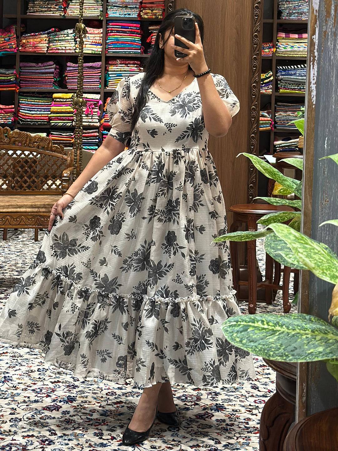 Snow White Puff Sleeves Midi Dress by My Store