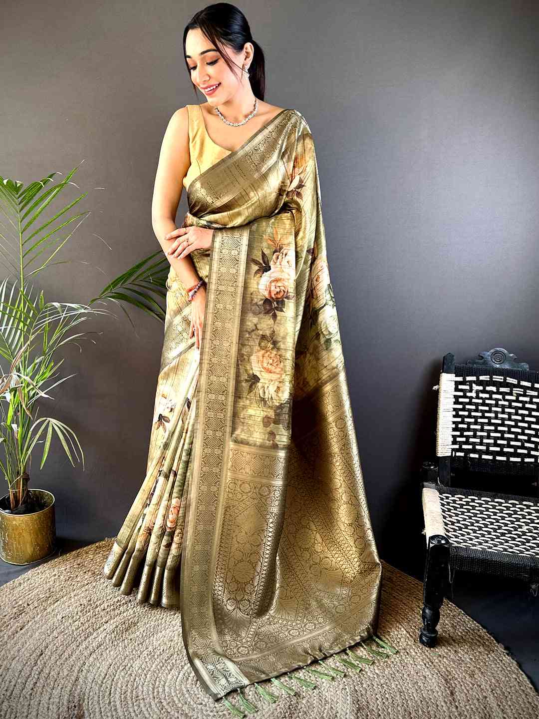 Green Ghicha Weave Floral Saree by My Store