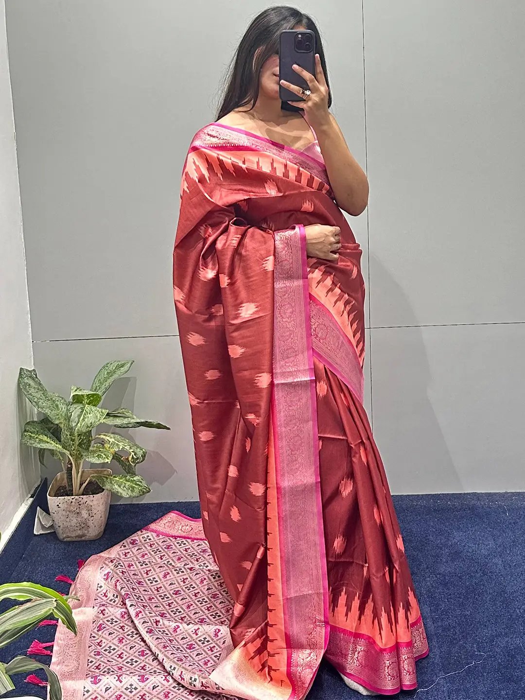 Brown Soft Banarasi saree With Zari Patola Pallu. by My Store
