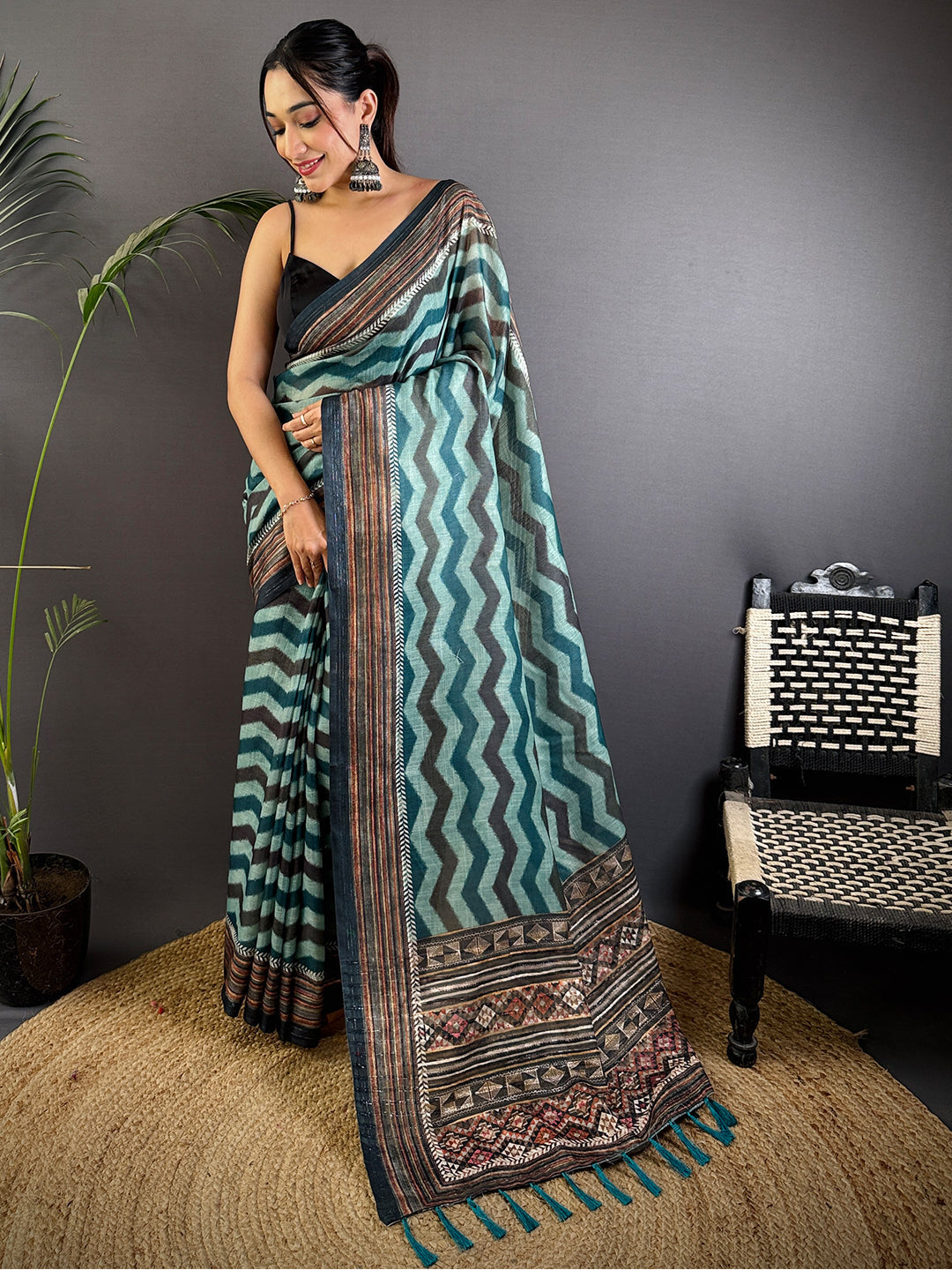 Radiant Geometric Printed Linen Saree by My Store