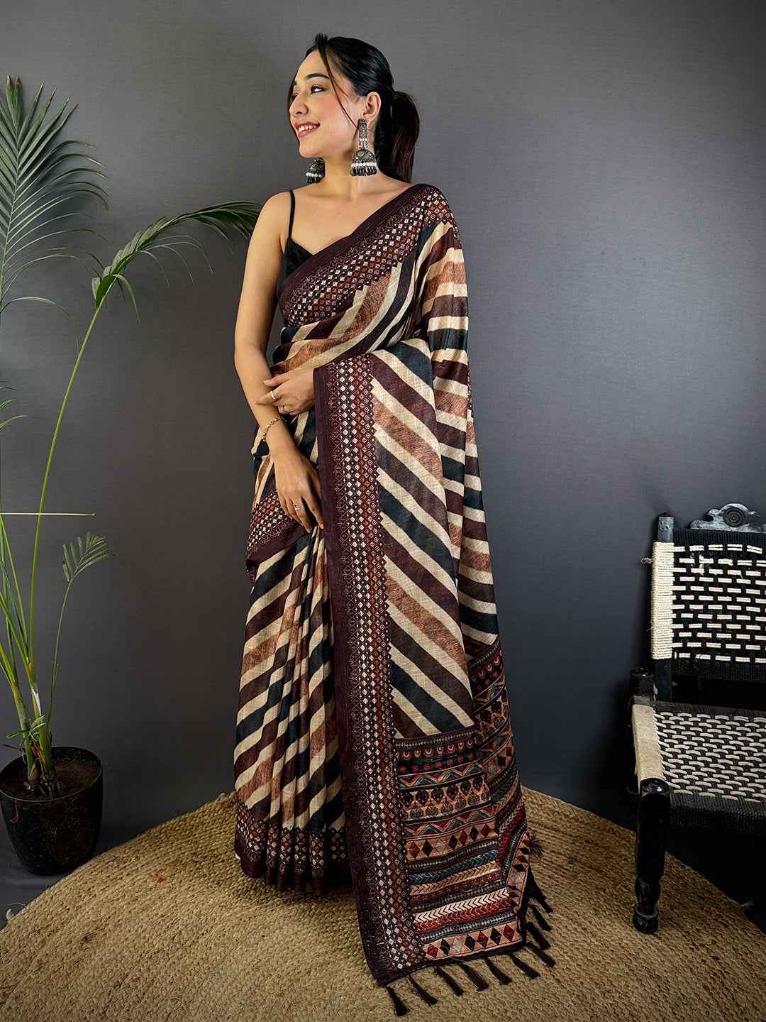 Radiance Geometric Printed Linen Saree by My Store