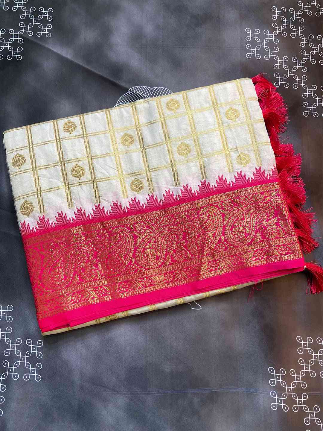 Divine Elegance Attractive Soft Silk Temple Border Gadwal Saree by My Store
