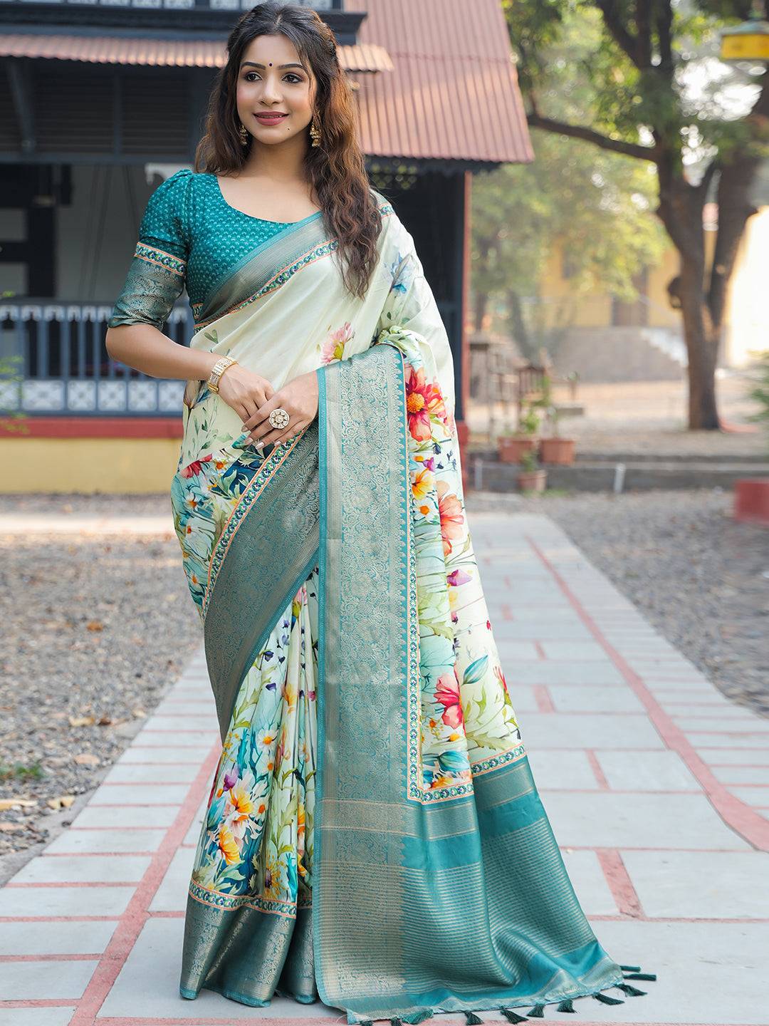 Light Green Colour Phulkari Design Zari Weaving Pallu Saree - Luxe