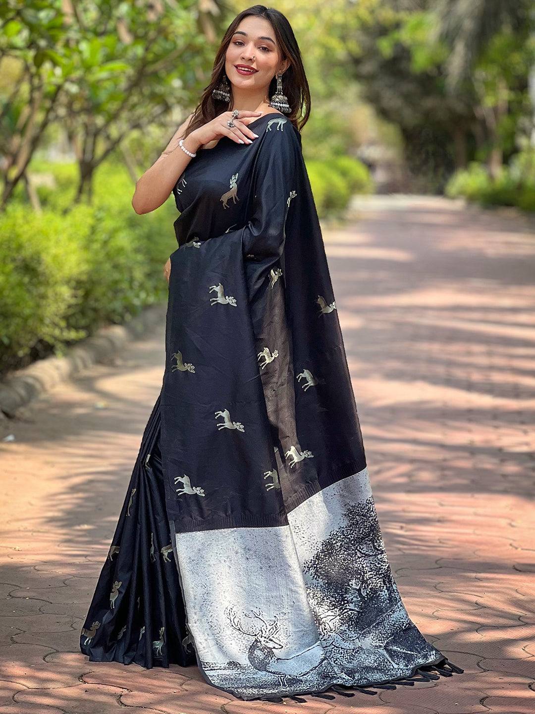 Black Soft Silk Saree With Postar Weaving Zari Pallu