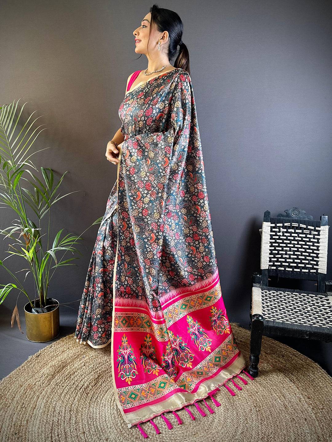 Grey Kalamkari Floral Print Gamthi Saree by My Store