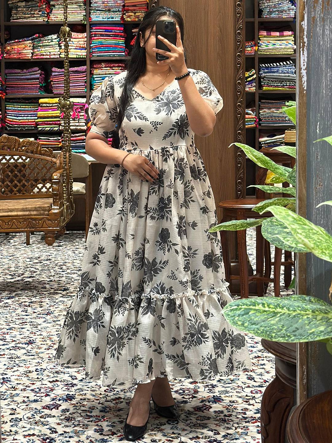 Snow White Puff Sleeves Midi Dress by My Store