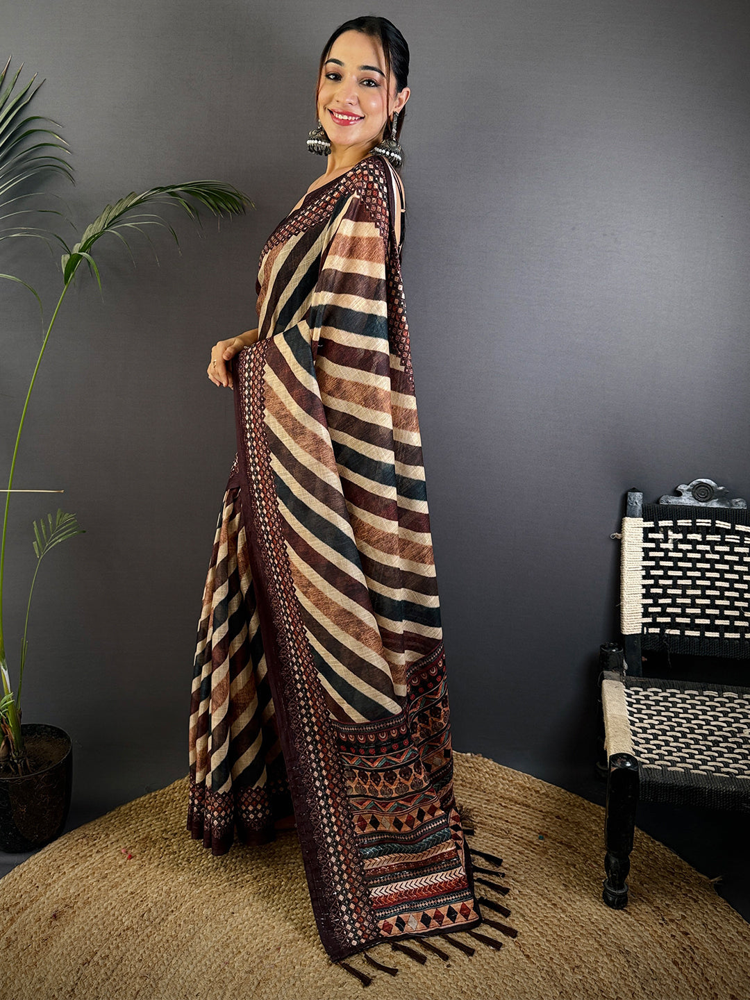 Radiance Geometric Printed Linen Saree by My Store