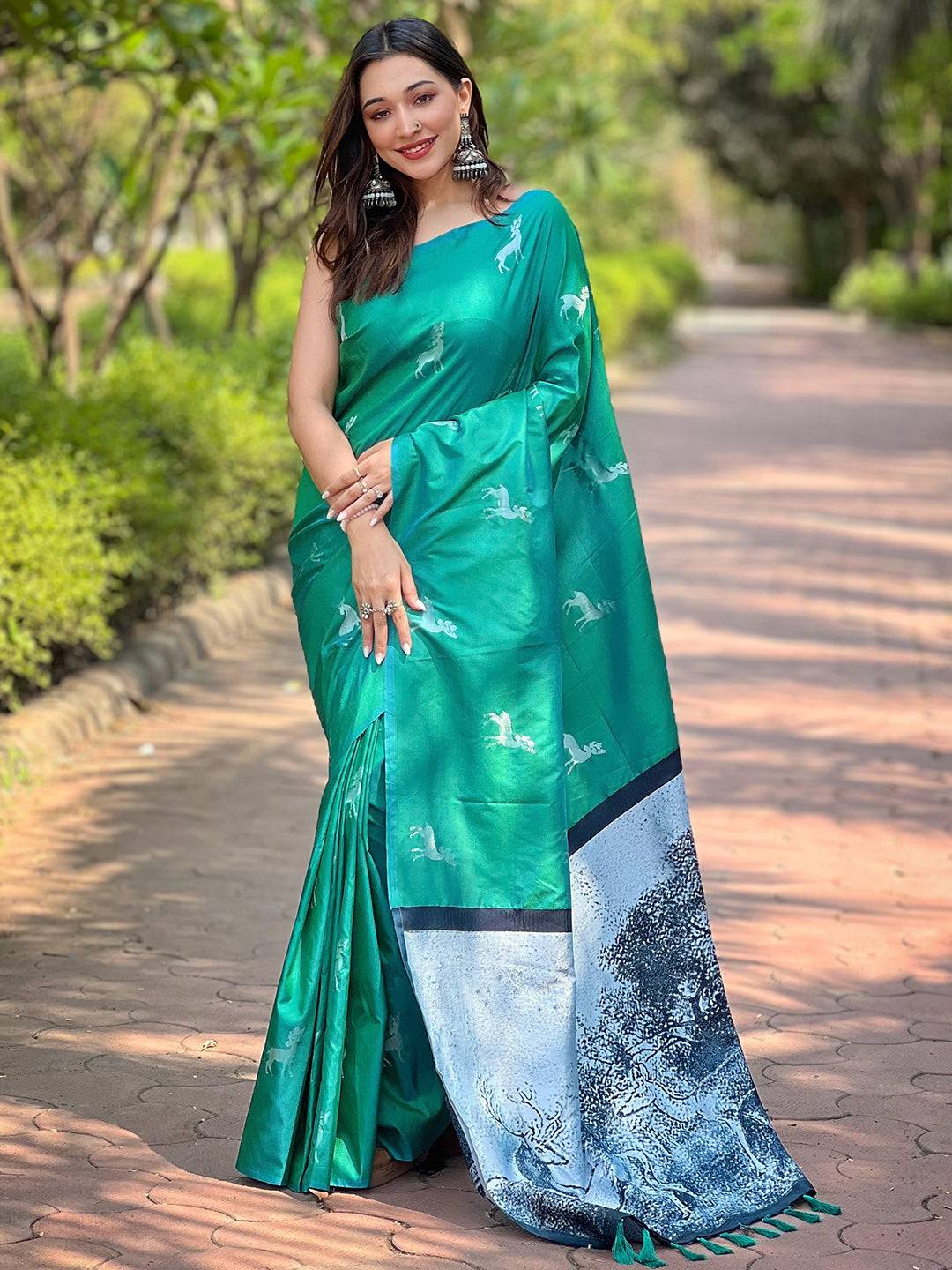 Green Soft Silk Saree With Postar Weaving Zari Pallu by My Store