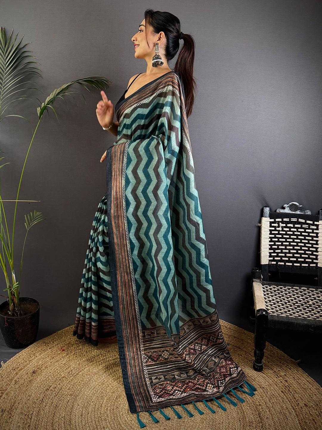 Radiant Geometric Printed Linen Saree by My Store