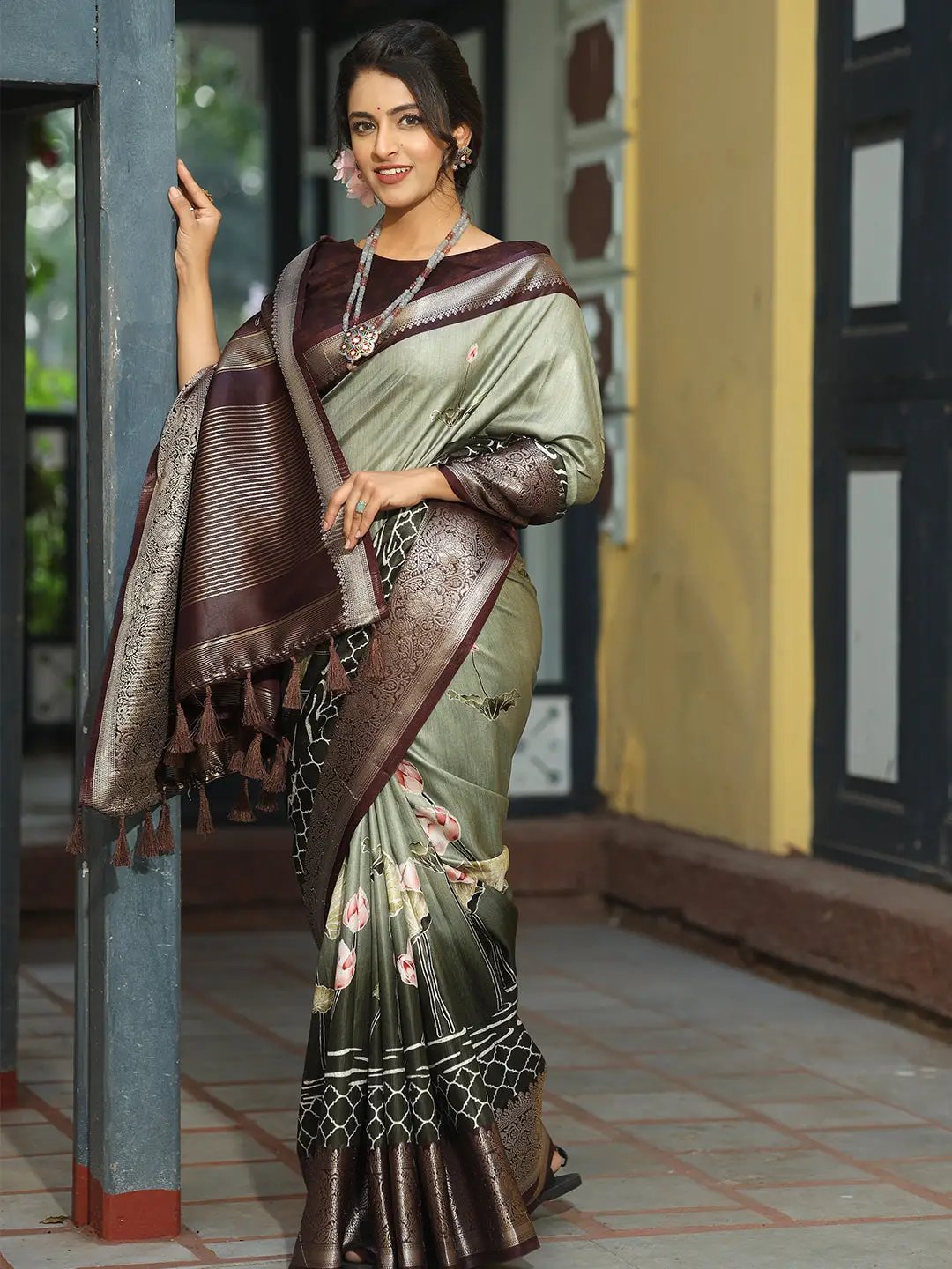 Batik Pen kalamkari With Zari Weaving Pallu Olive Colour Saree - Luxe