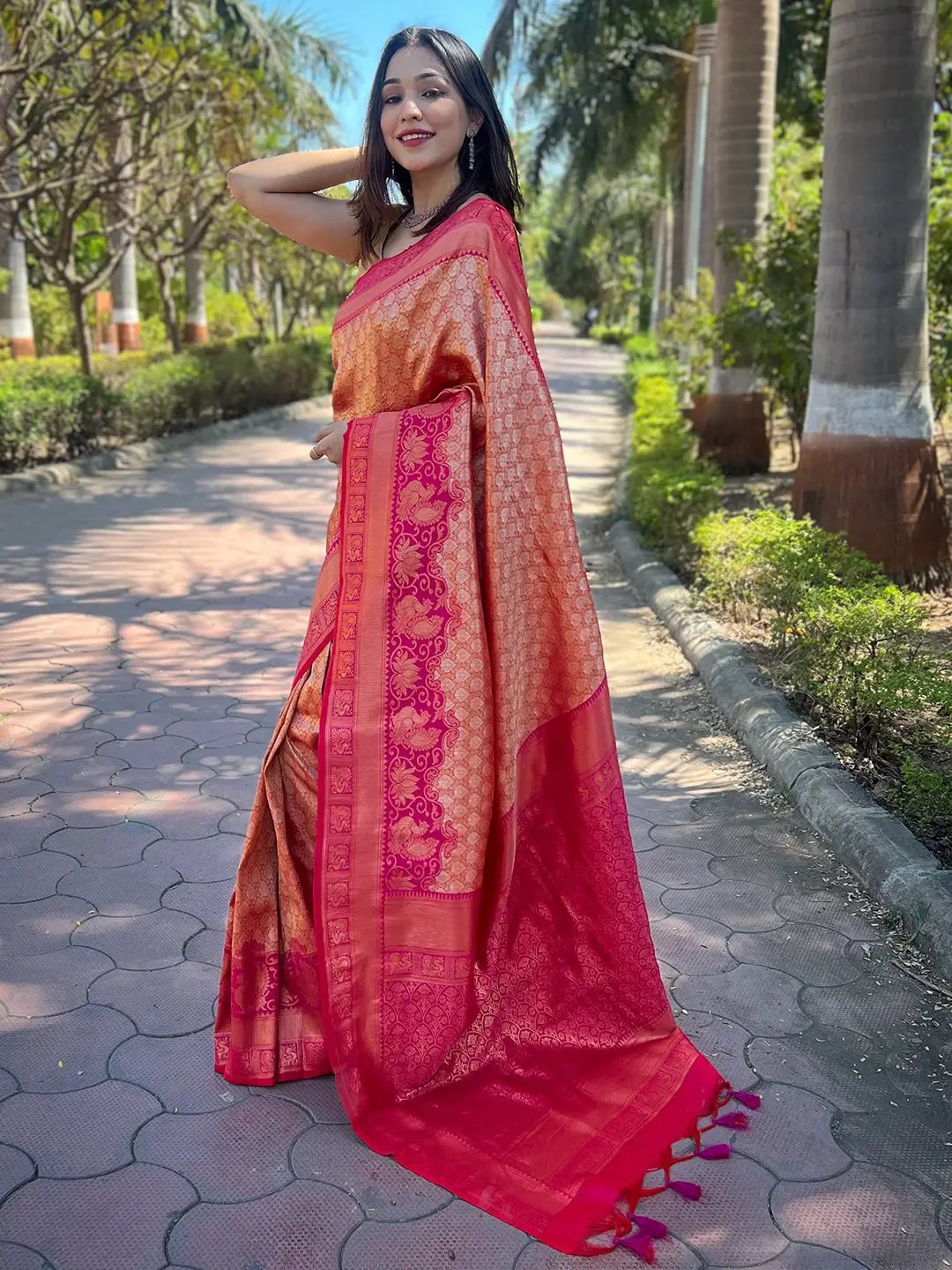 Stylish One Gram Gold Tissue Kanjivaram Soft Silk Saree by My Store