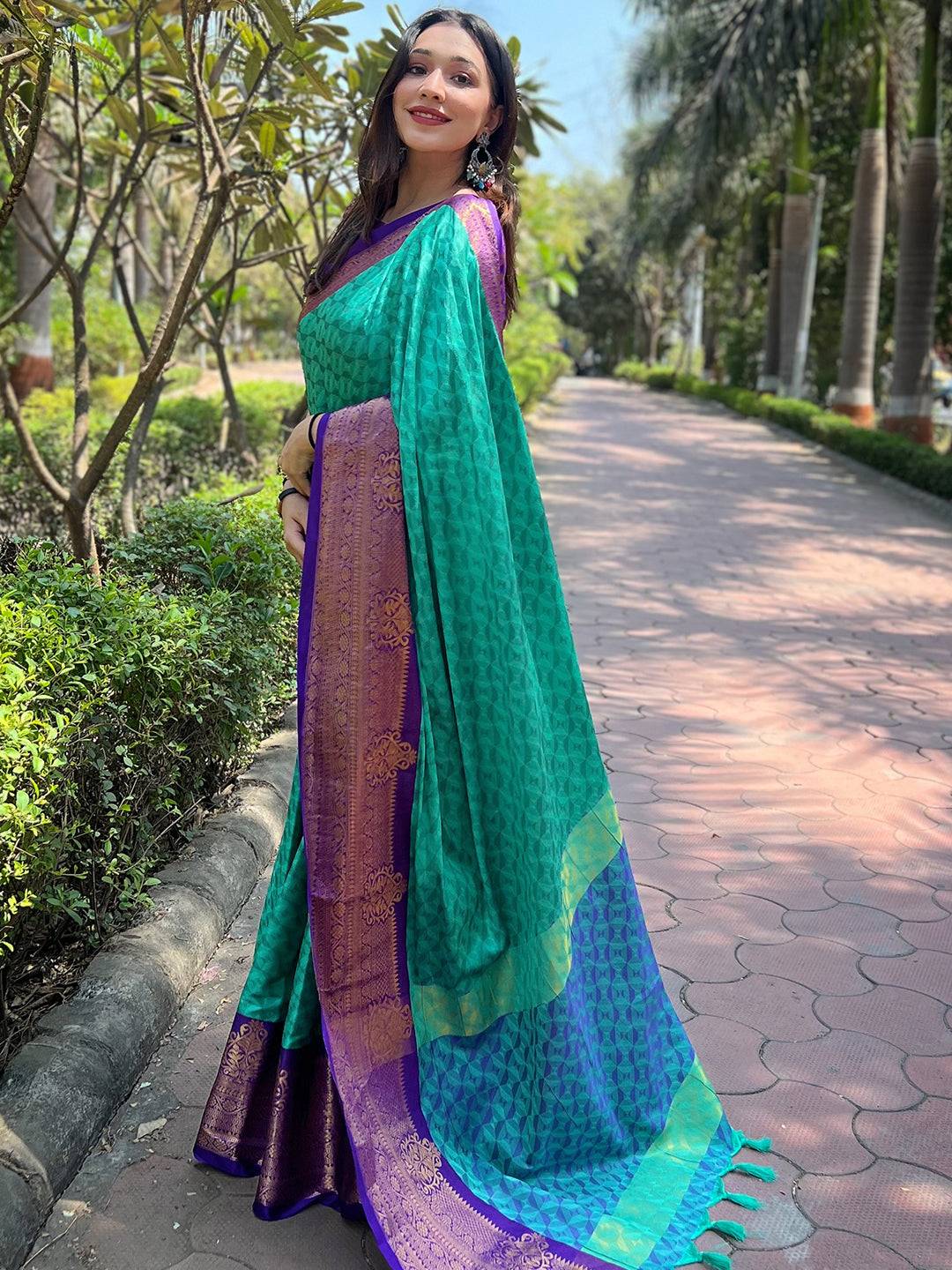 Bollywood Kanjivaram Silk Saree With Broced Zari Blouse by My Store