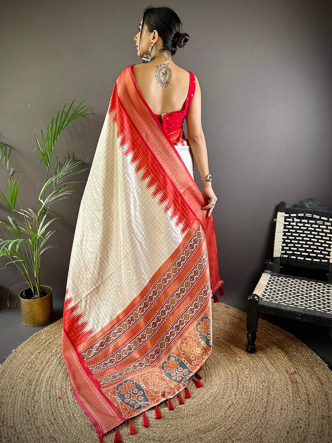Designer Soft Silk Zari Chex Saree by My Store