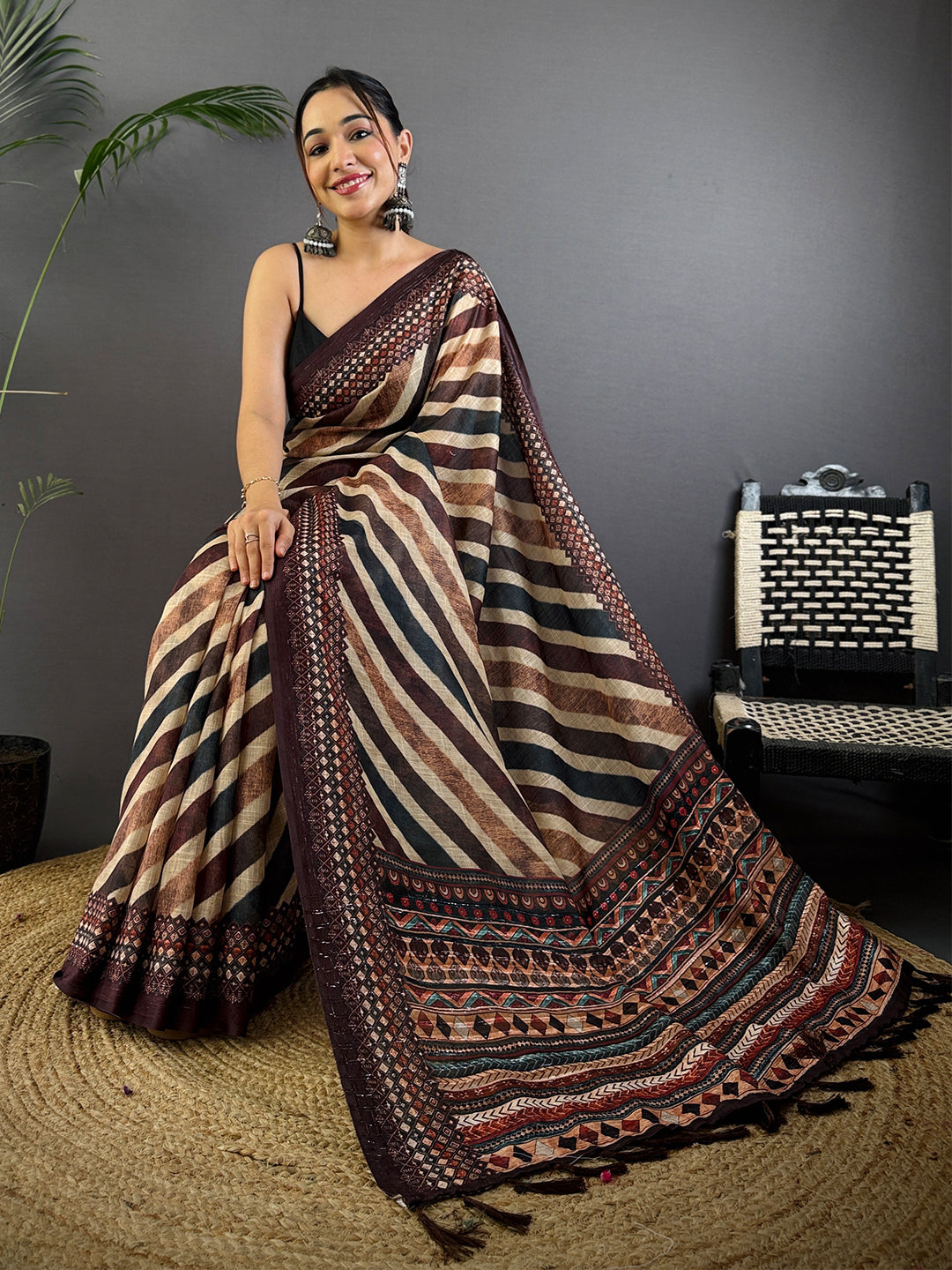 Radiance Geometric Printed Linen Saree by My Store