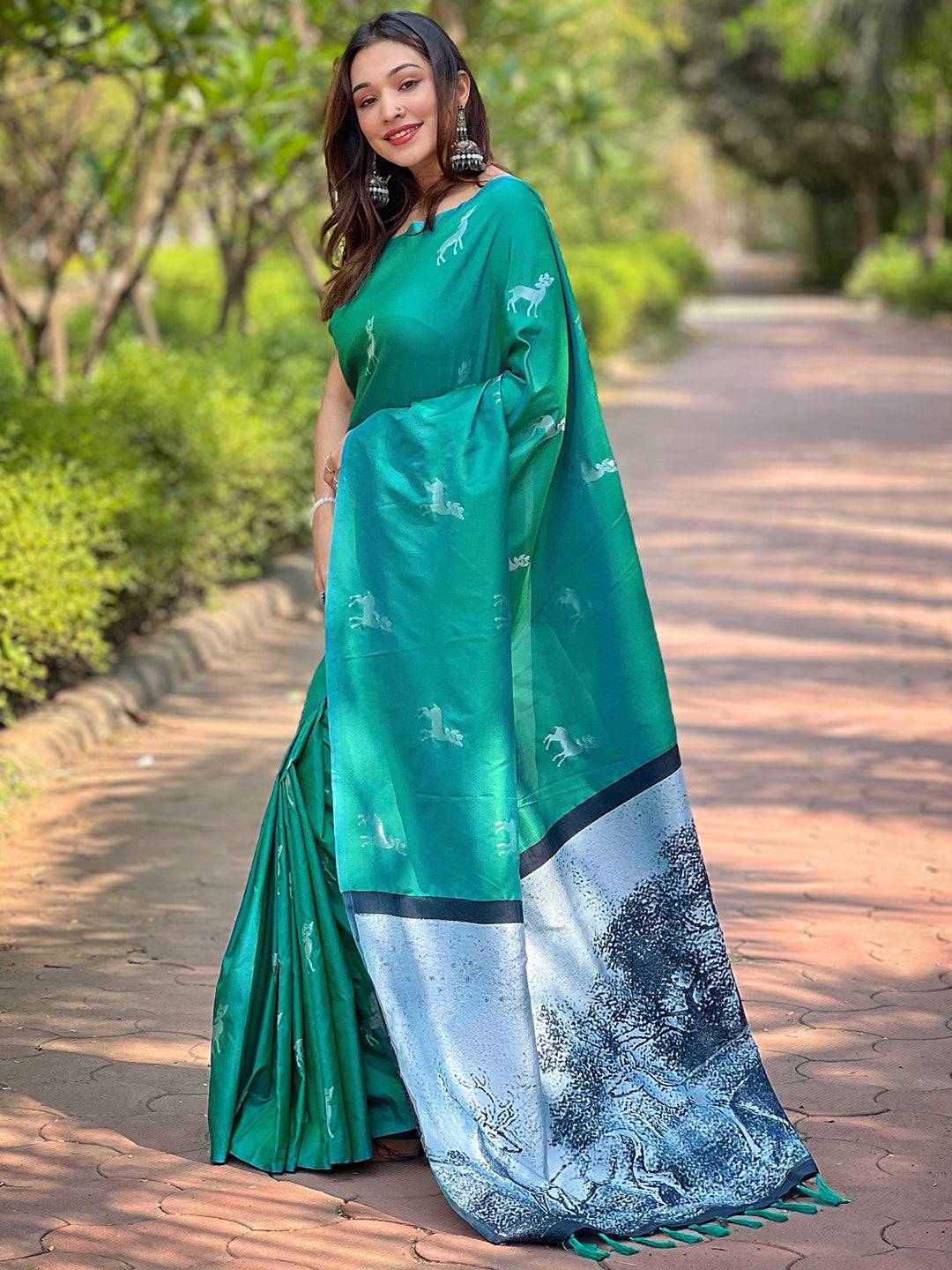 Green Soft Silk Saree With Postar Weaving Zari Pallu by My Store