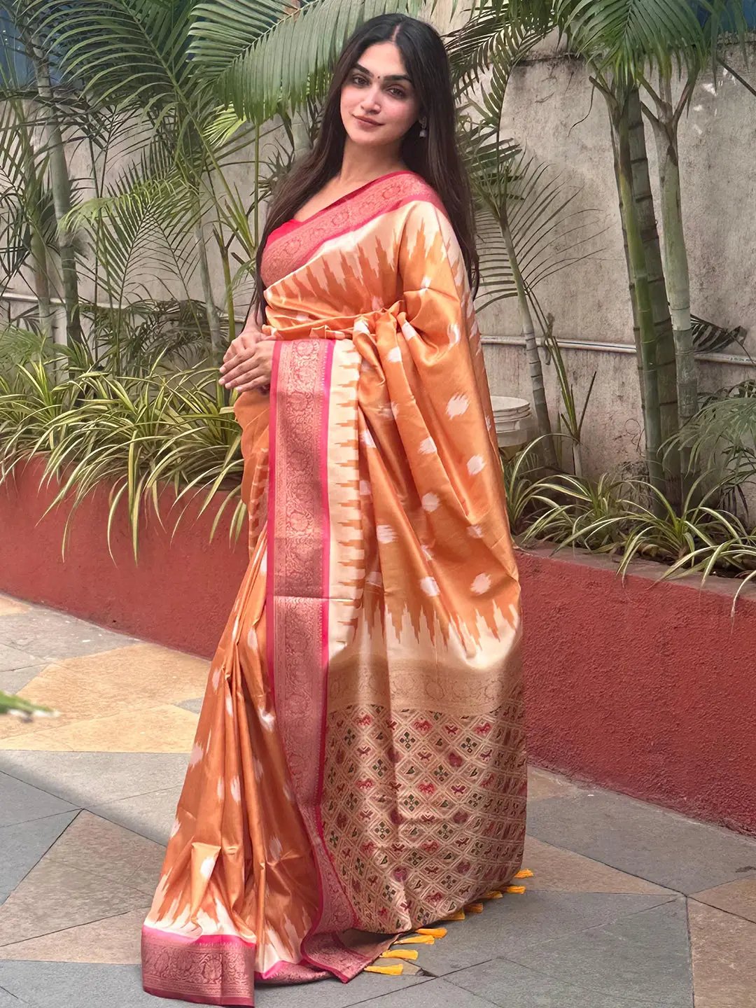 Soft Silk Banarasi saree With Zari Patola Pallu. by My Store