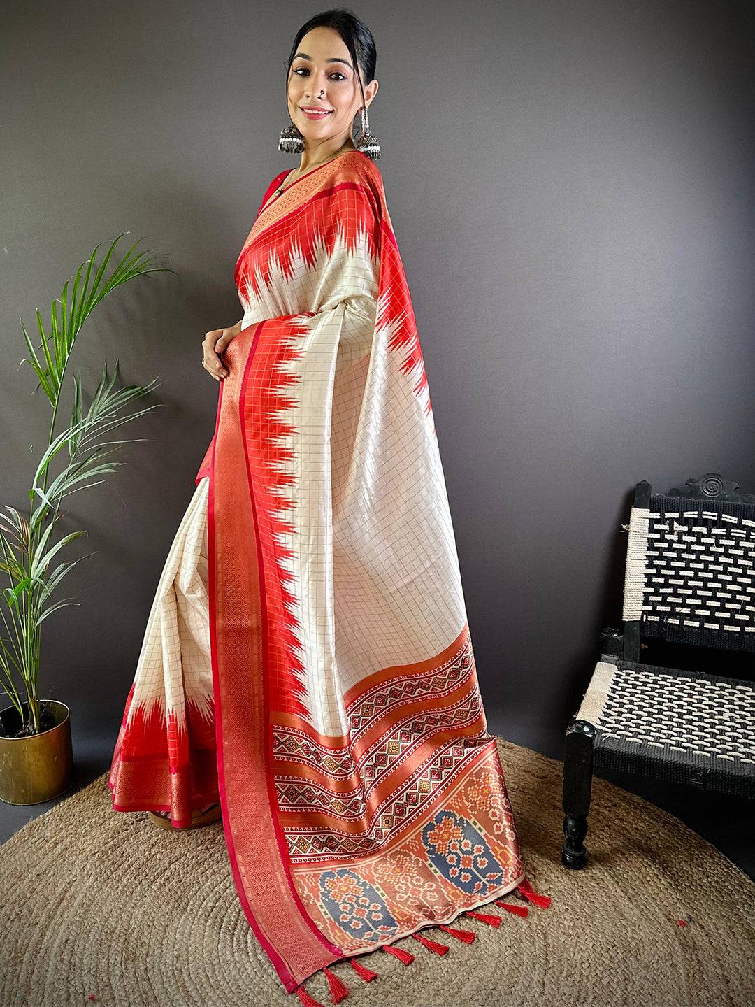 Designer Soft Silk Zari Chex Saree by My Store