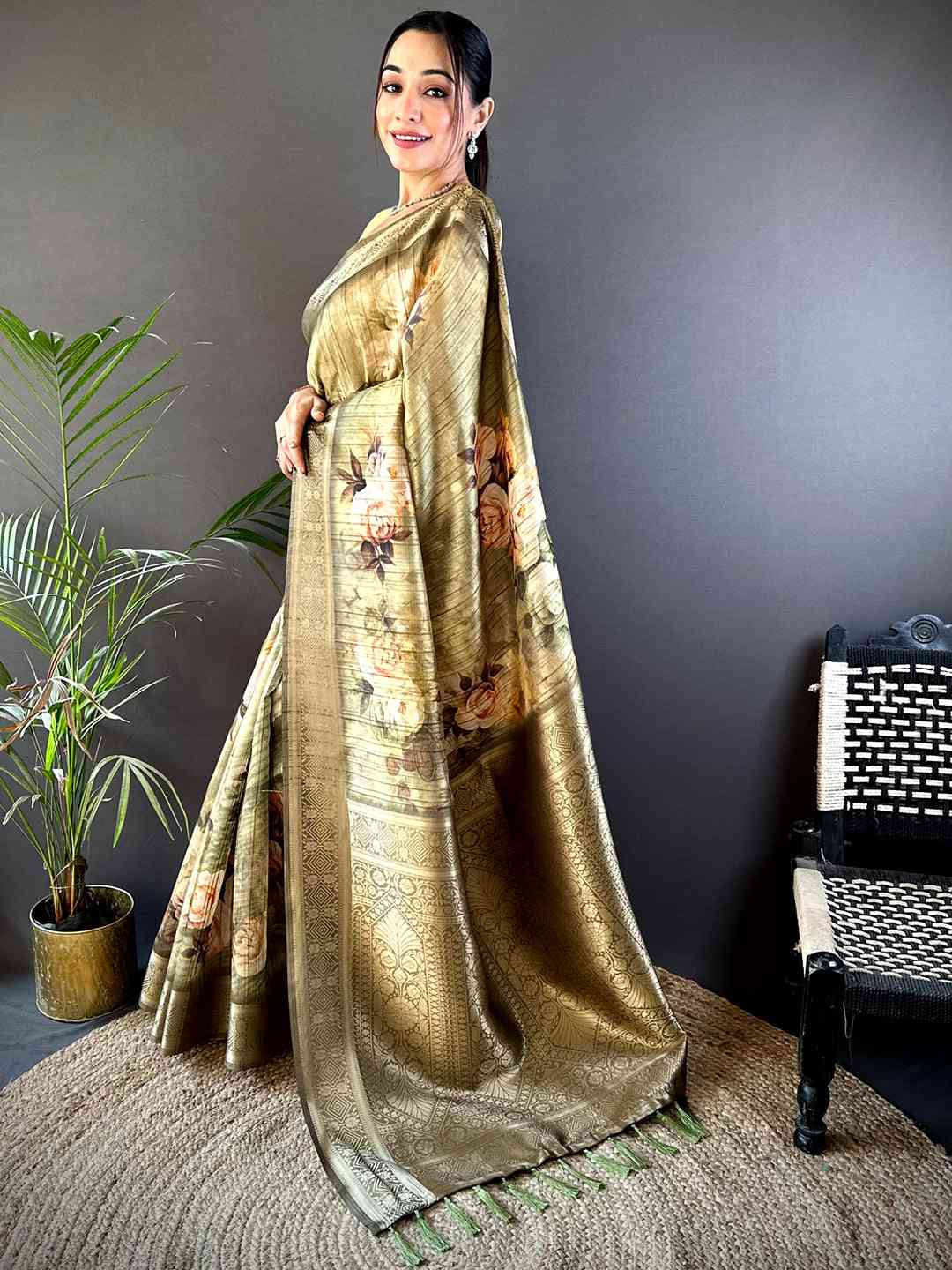 Green Ghicha Weave Floral Saree by My Store