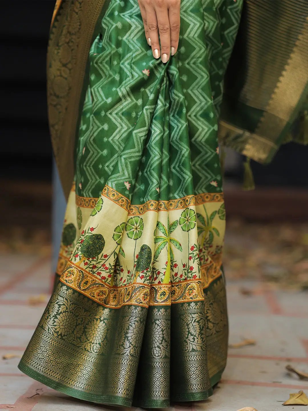 Green Colour Pure Viscose Dola Silk Saree with Pichwai Kalamkari Print - Luxe