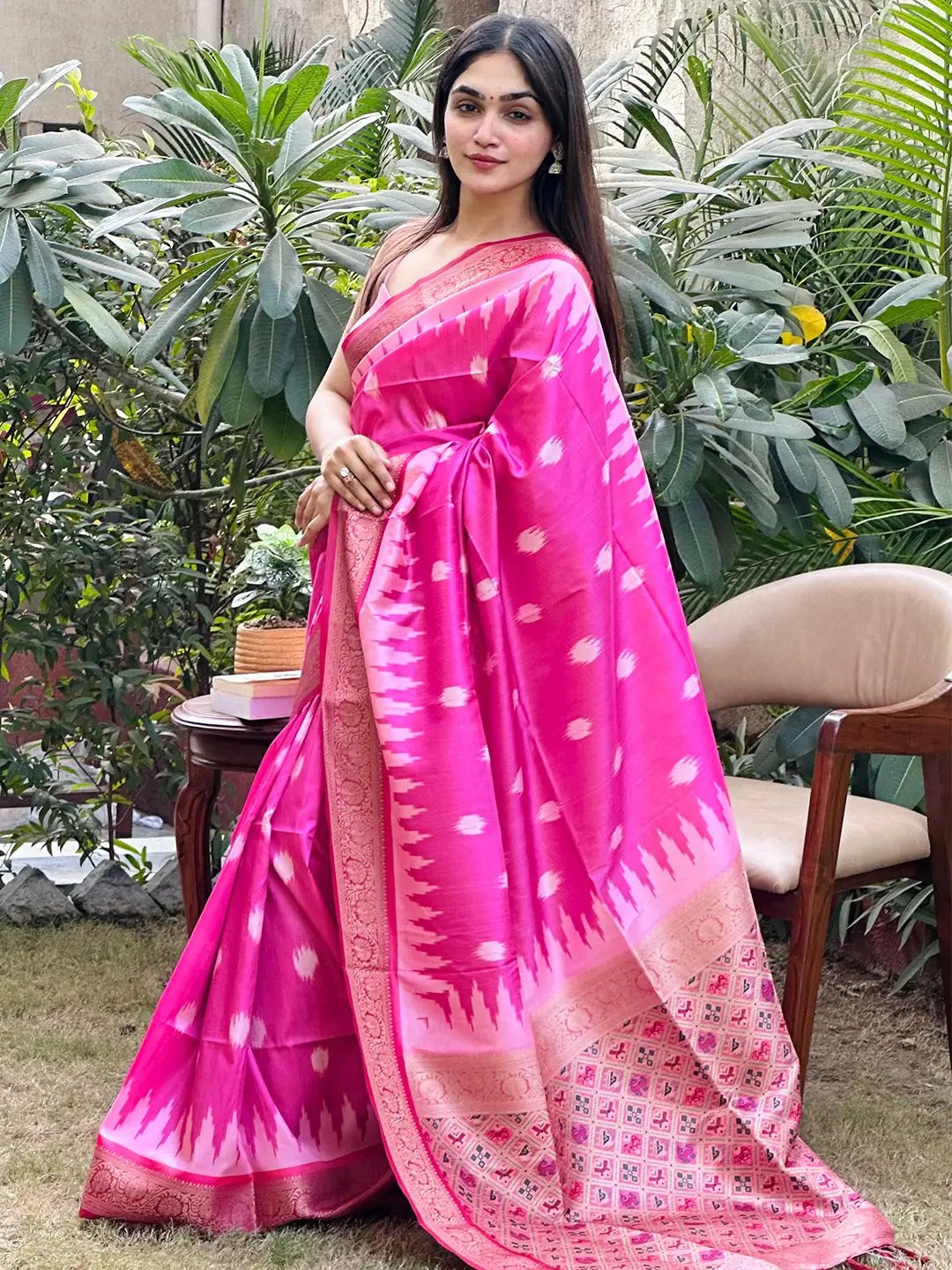Soft Silk Banarasi saree With Zari Patola Pallu. by My Store