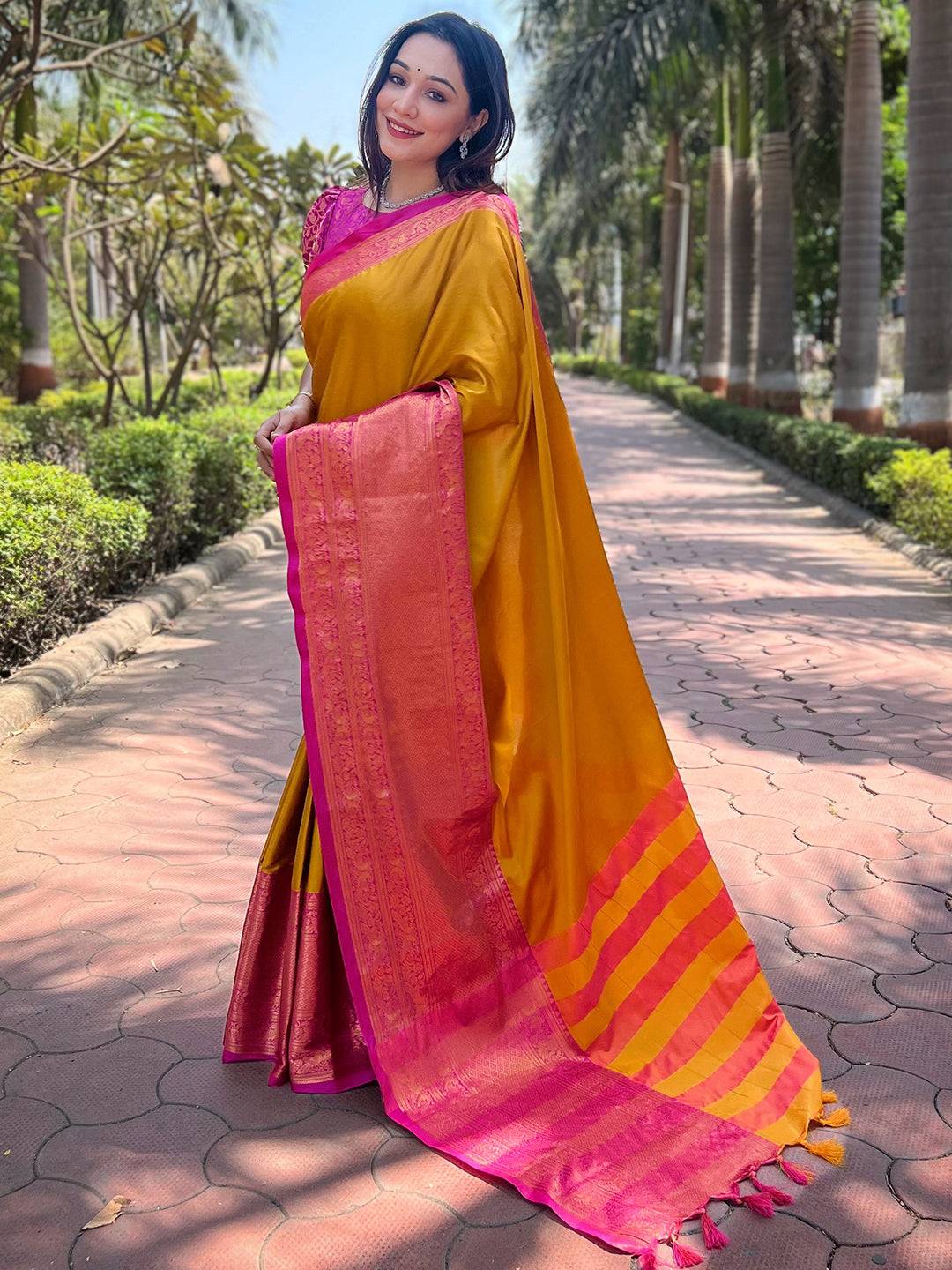 Aura Soft Silk Mustard Colour Saree With Kanjivaram Weaving
