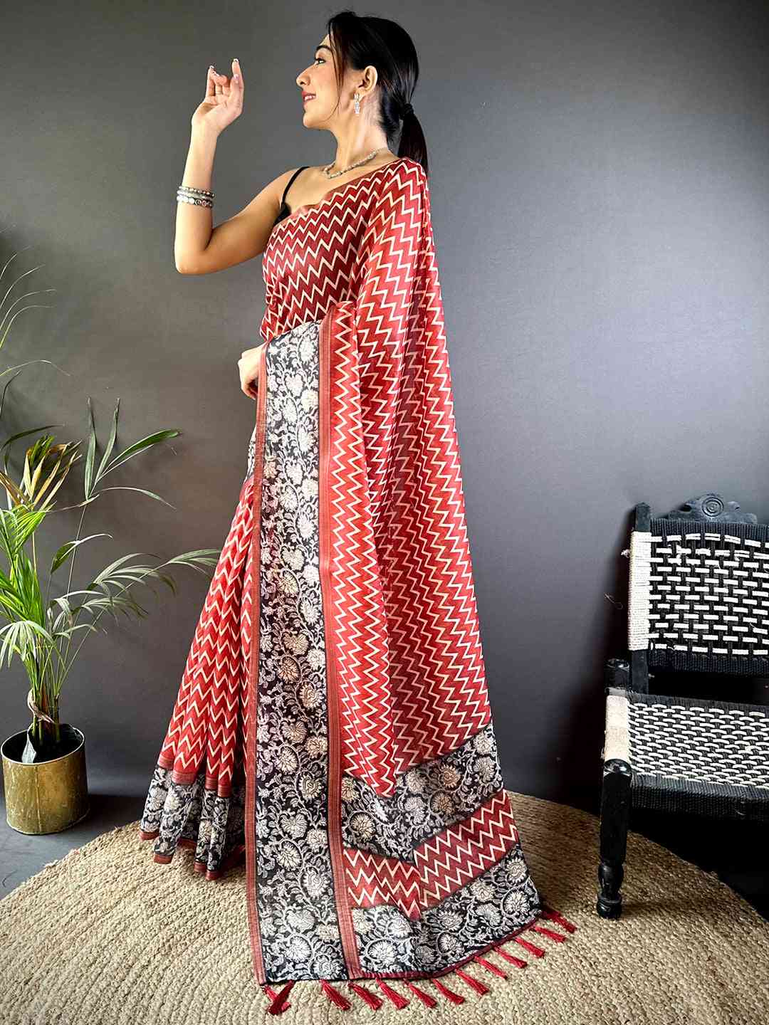 Red Chanderi Phulkari Zig-Zag Print Saree by My Store