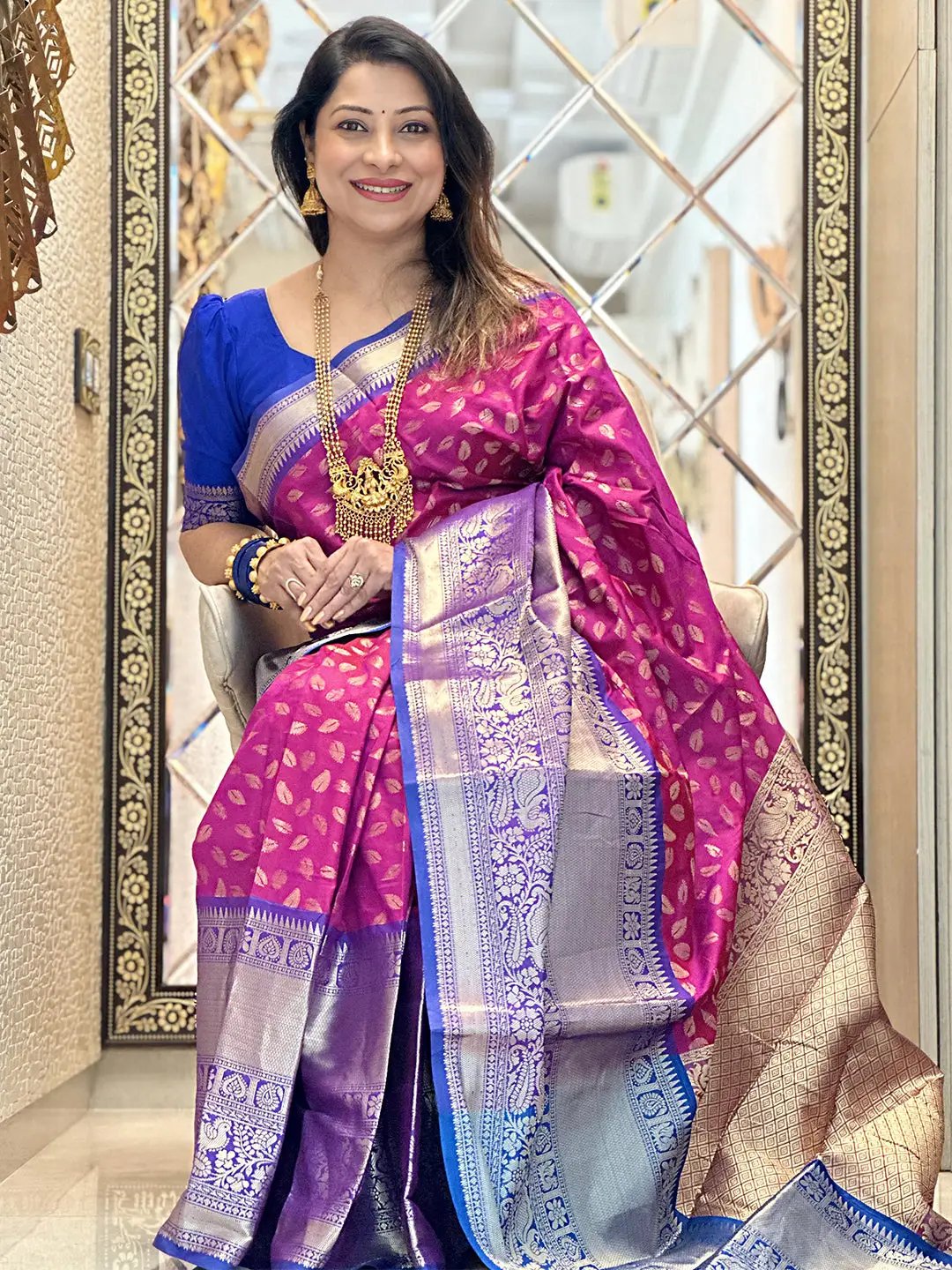 Wine Banarasi Kanchi Zari Motif Pattu Saree