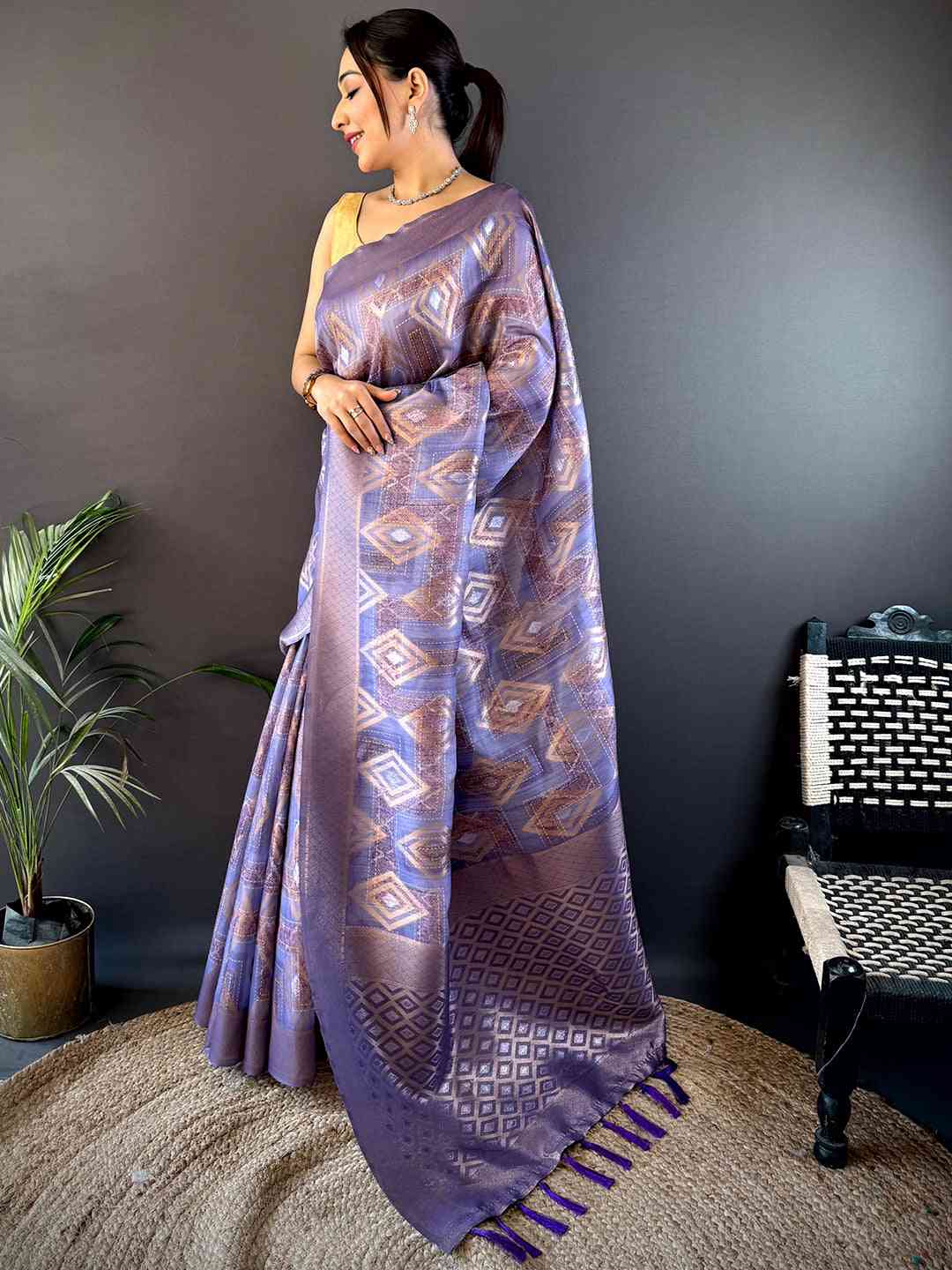 Lavender Banarasi Silk Katan Geometric Saree by My Store