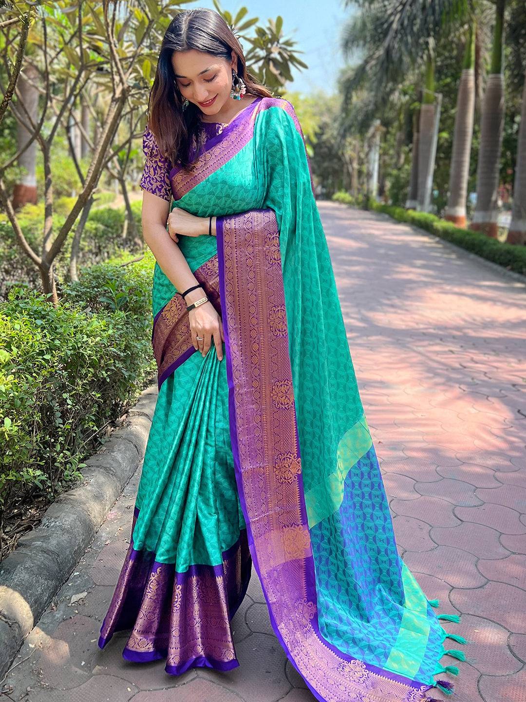 Bollywood Kanjivaram Silk Saree With Broced Zari Blouse by My Store