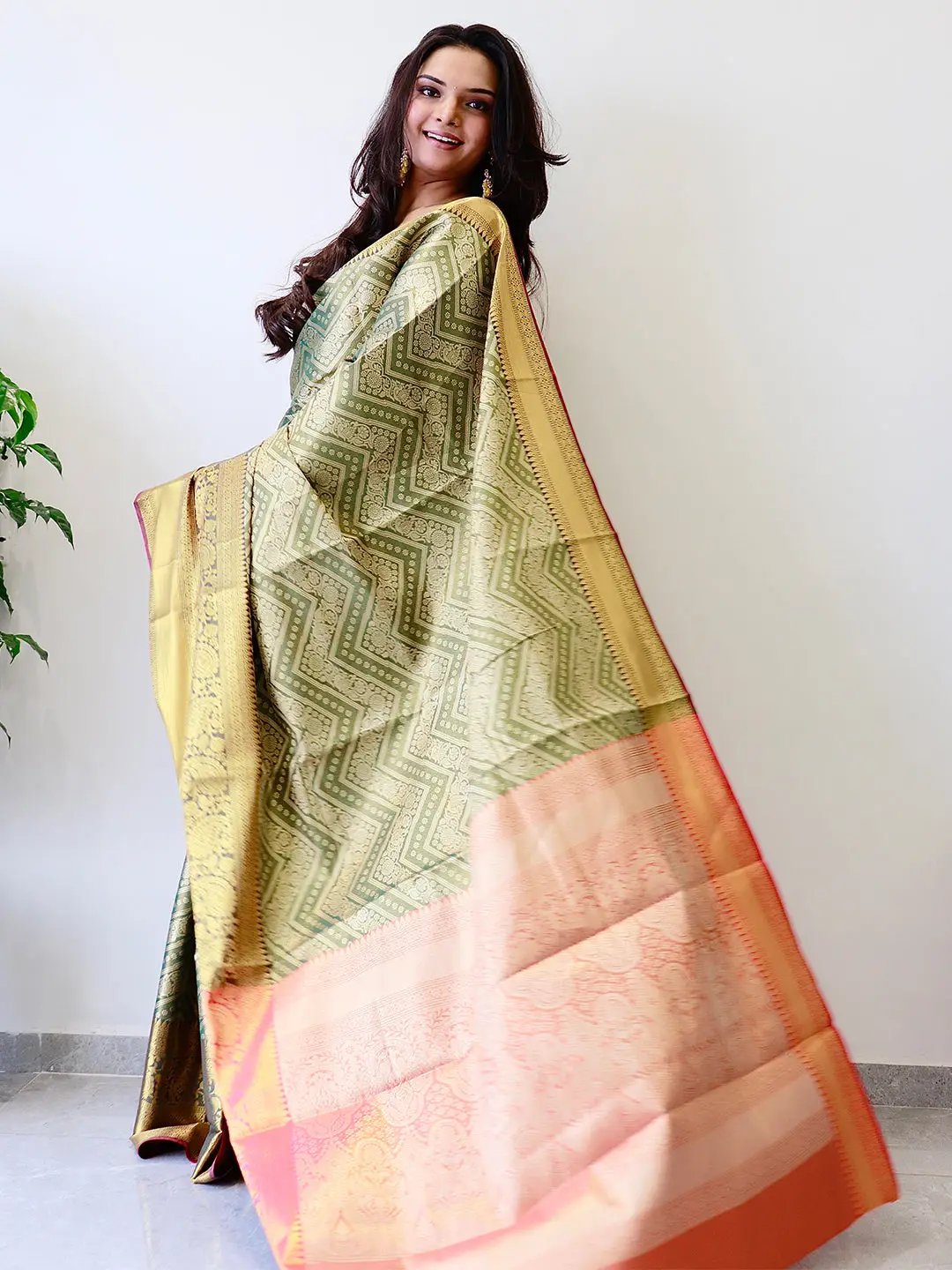 Exclusive Gold Zari One Grm Gold Kanjivaaram Pattu Silk Saree. by My Store