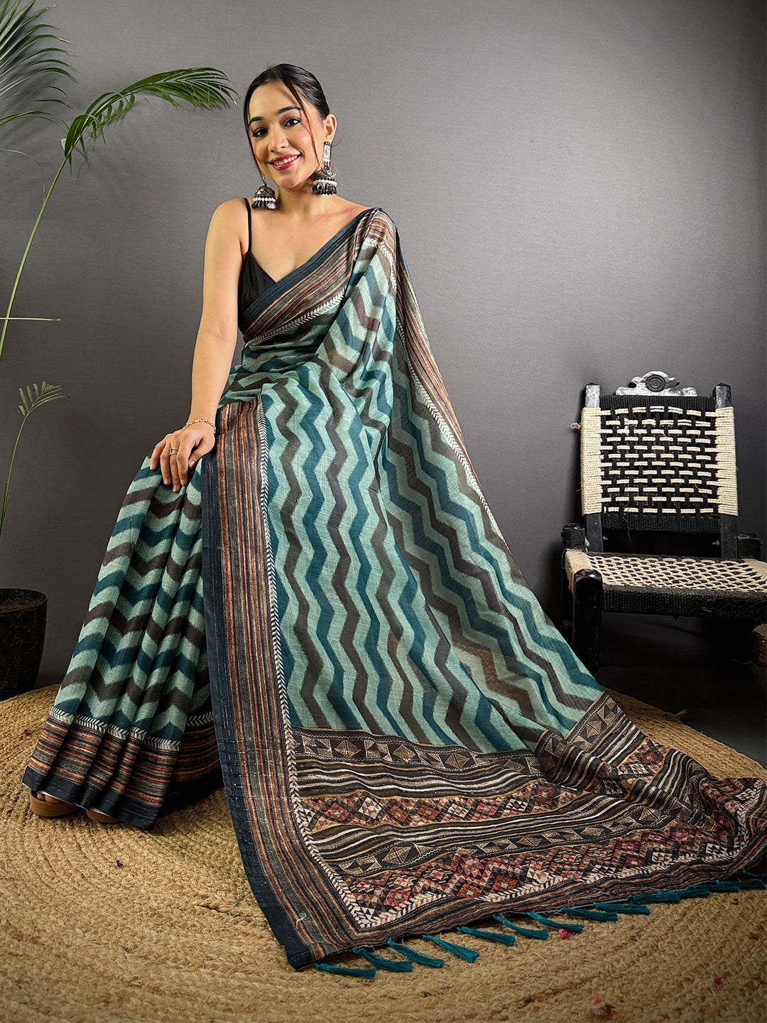 Radiant Geometric Printed Linen Saree by My Store