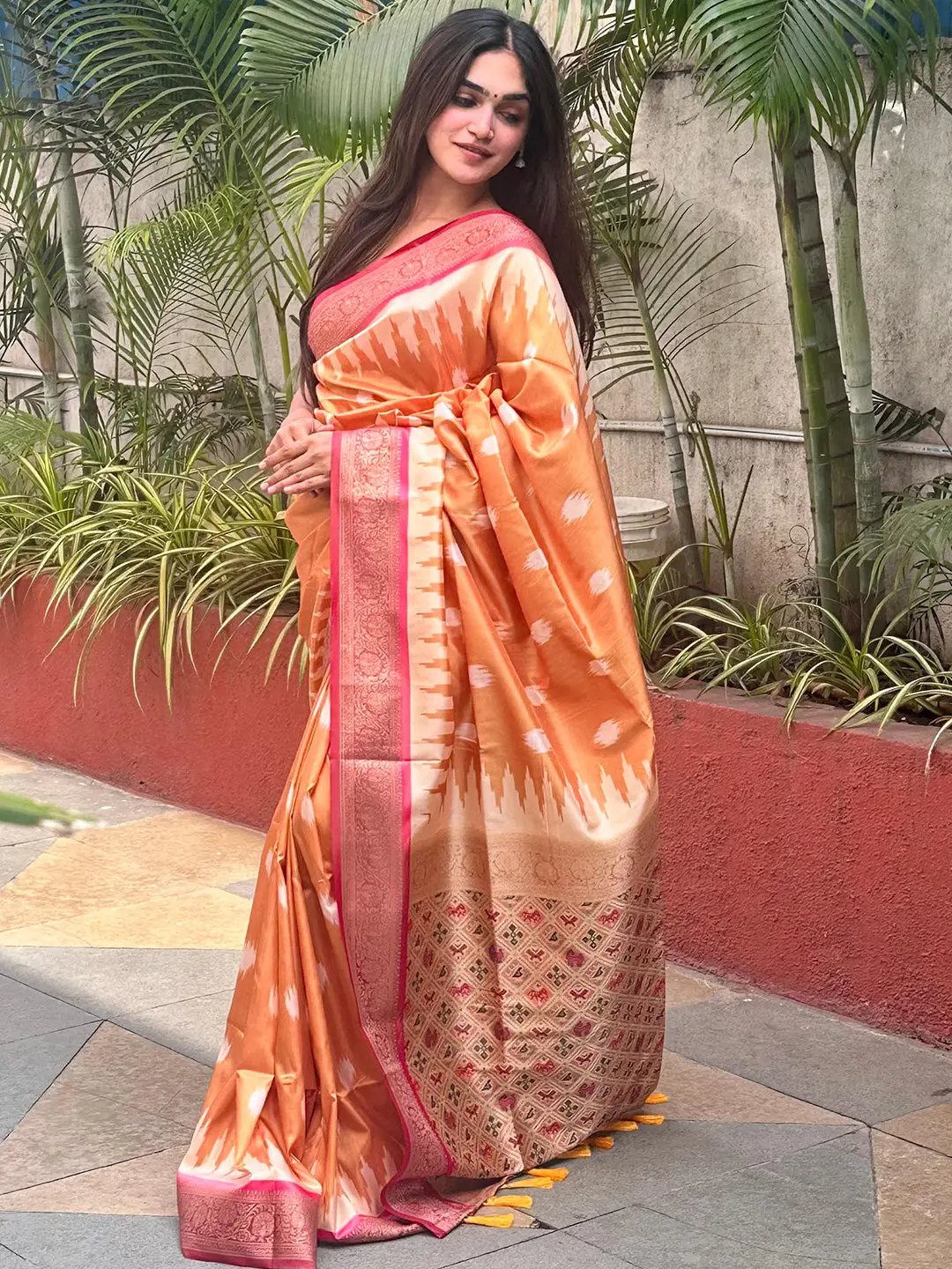 Soft Silk Banarasi saree With Zari Patola Pallu. by My Store