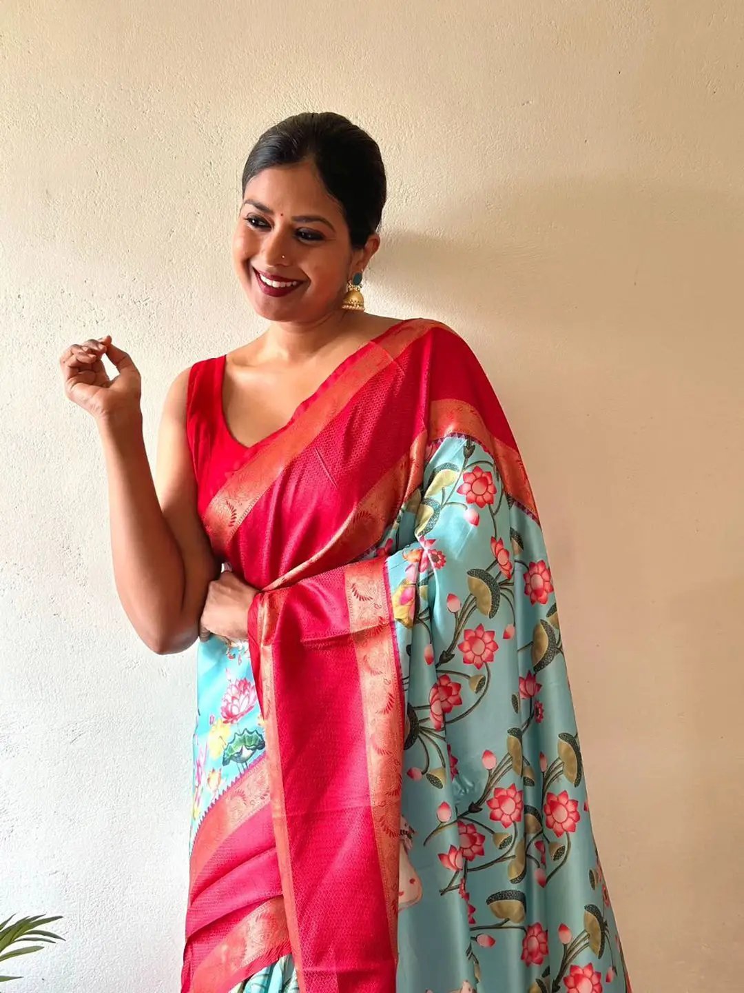 Floral Gadwal Silk Saree with Bold Red Pallu by My Store