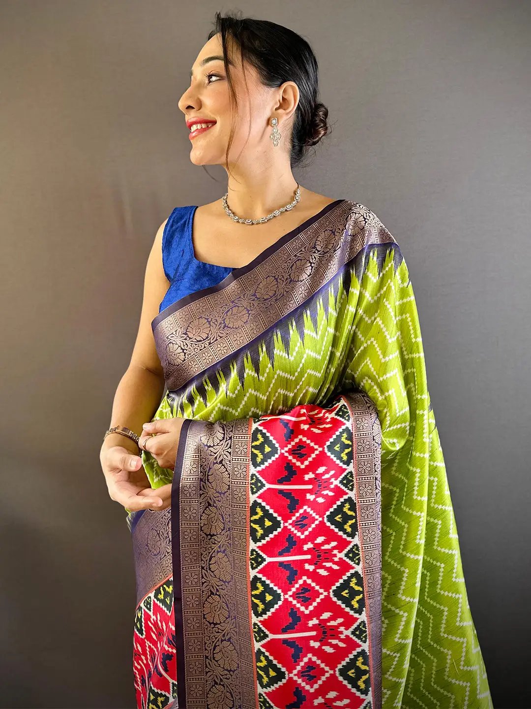 Elegant Double Border Design Saree with Zigzag Print by My Store