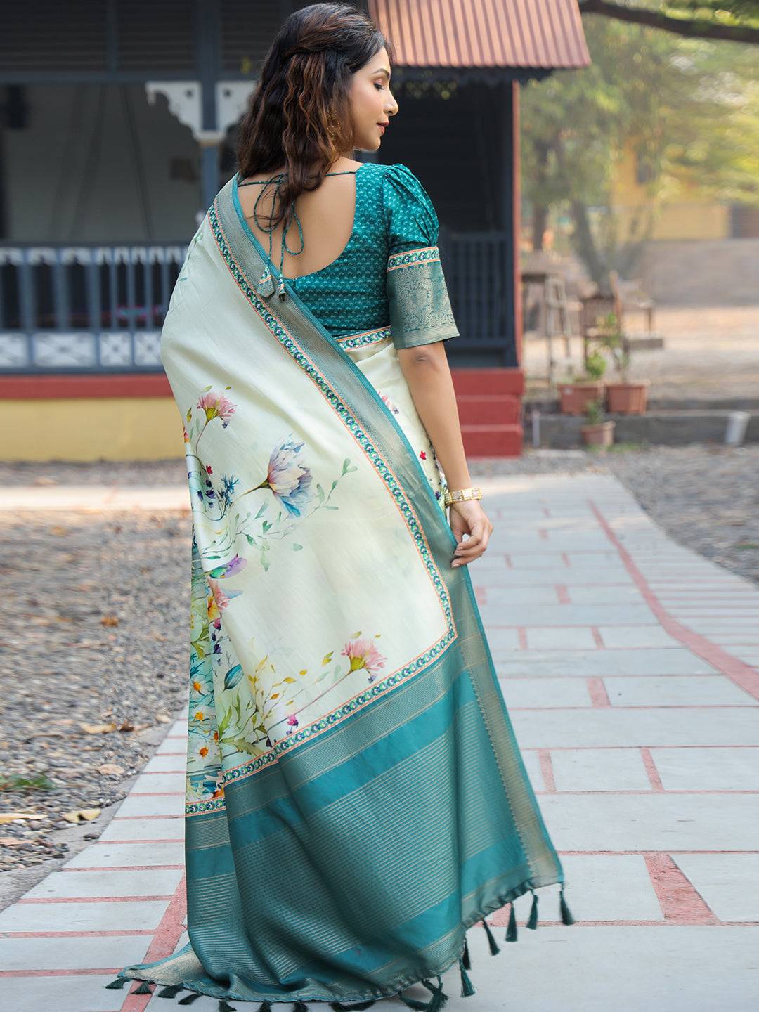 Light Green Colour Phulkari Design Zari Weaving Pallu Saree - Luxe