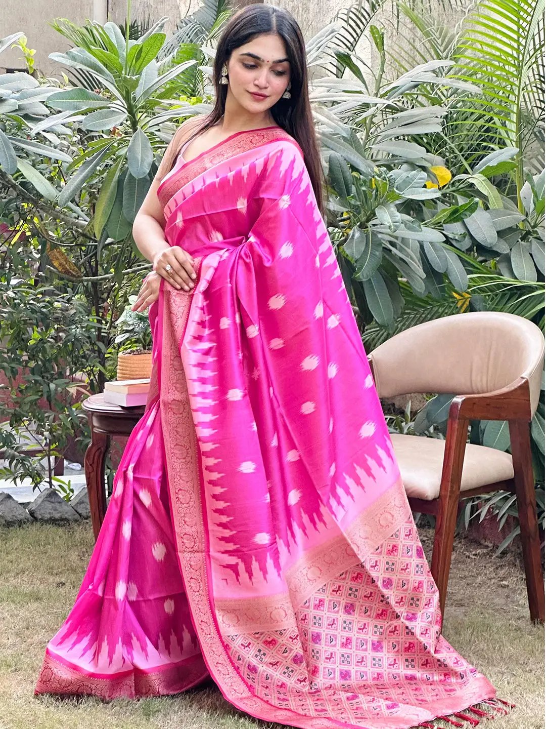 Soft Silk Banarasi saree With Zari Patola Pallu. by My Store