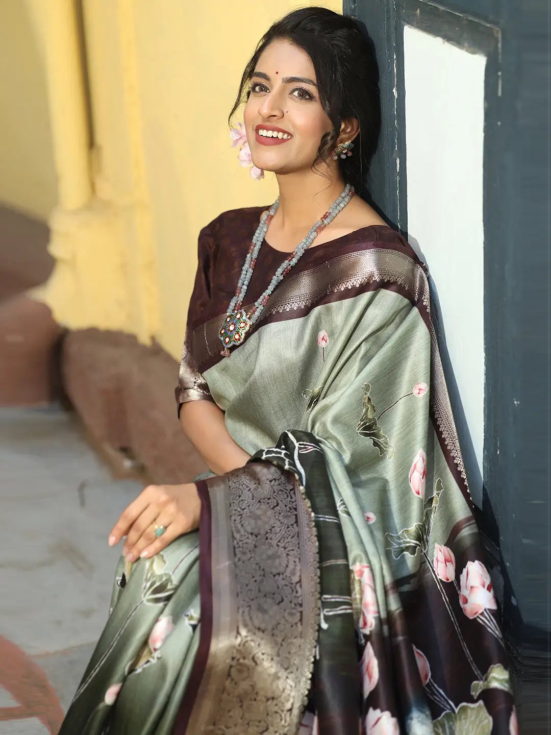 Batik Pen kalamkari With Zari Weaving Pallu Olive Colour Saree - Luxe
