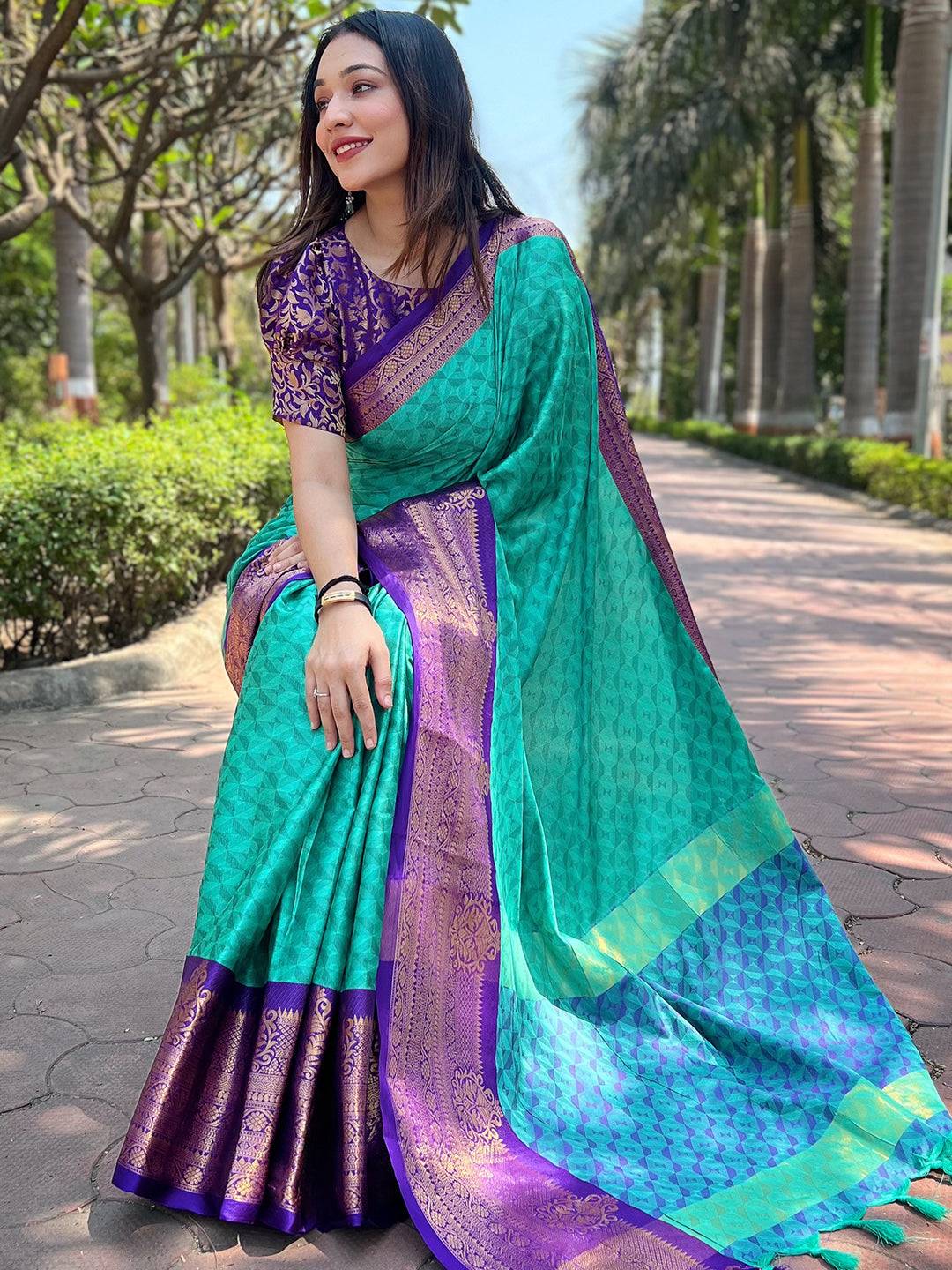 Bollywood Kanjivaram Silk Saree With Broced Zari Blouse by My Store
